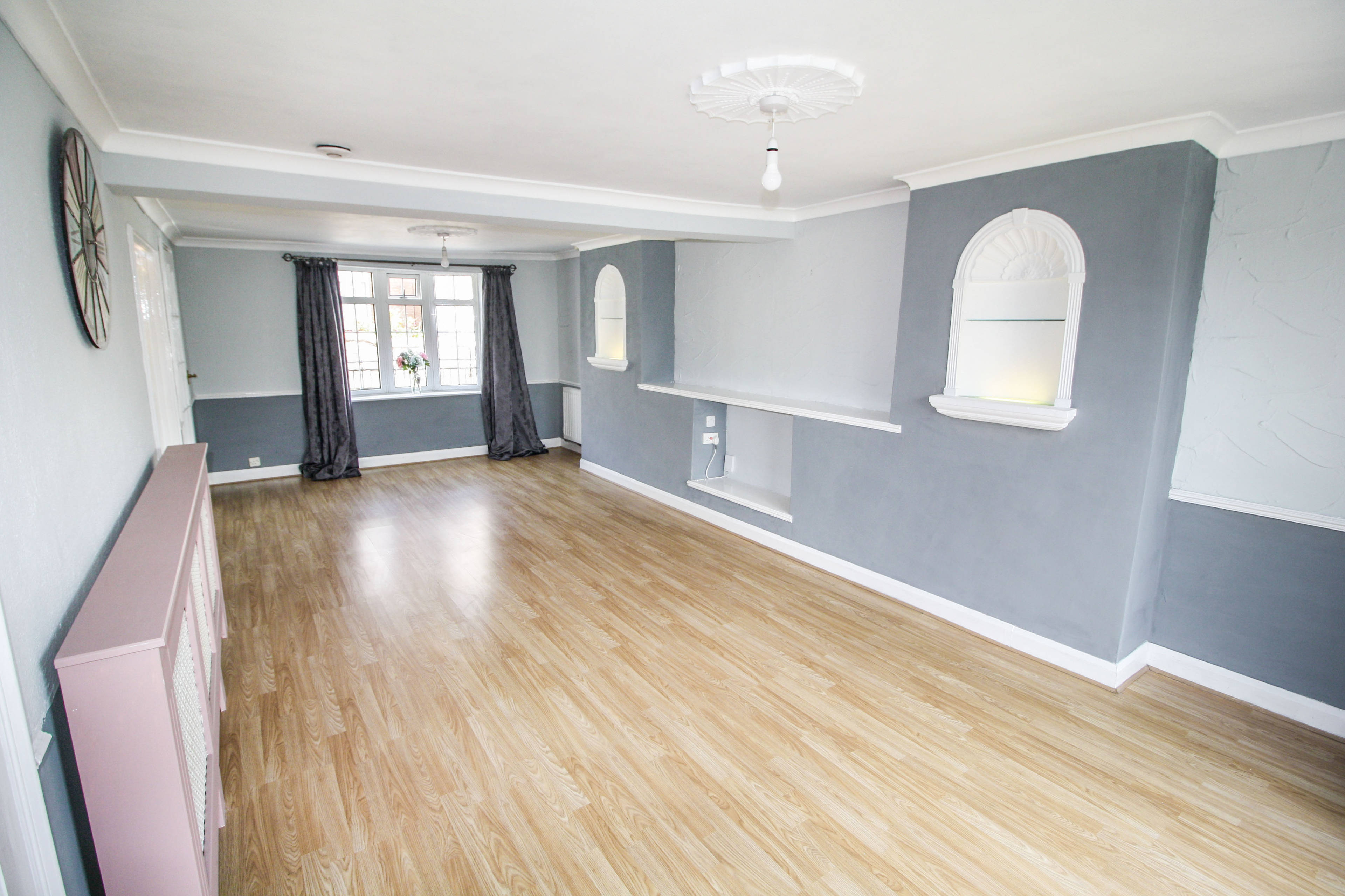 Lounge/Dining Room