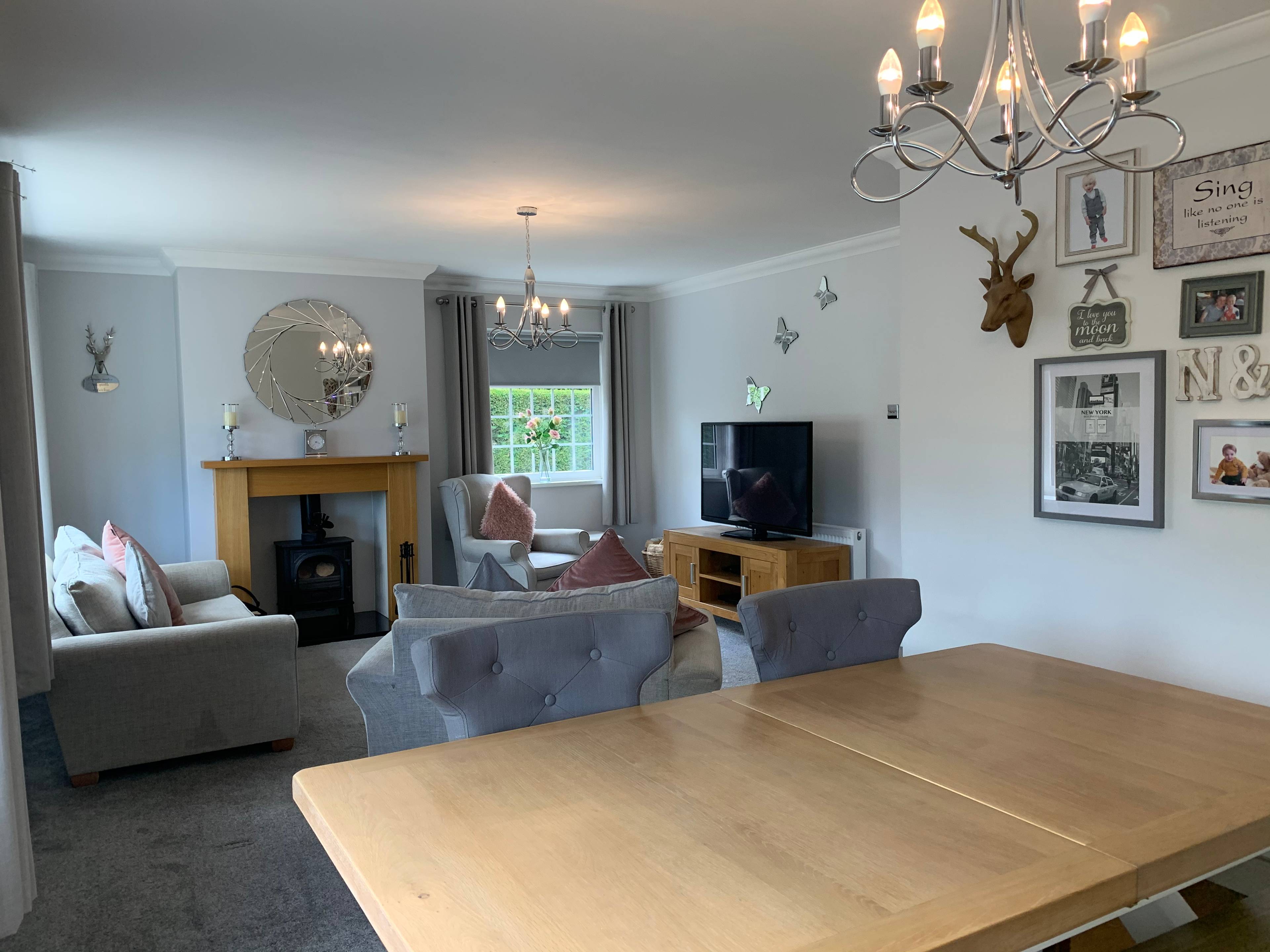 Lounge/Dining Room
