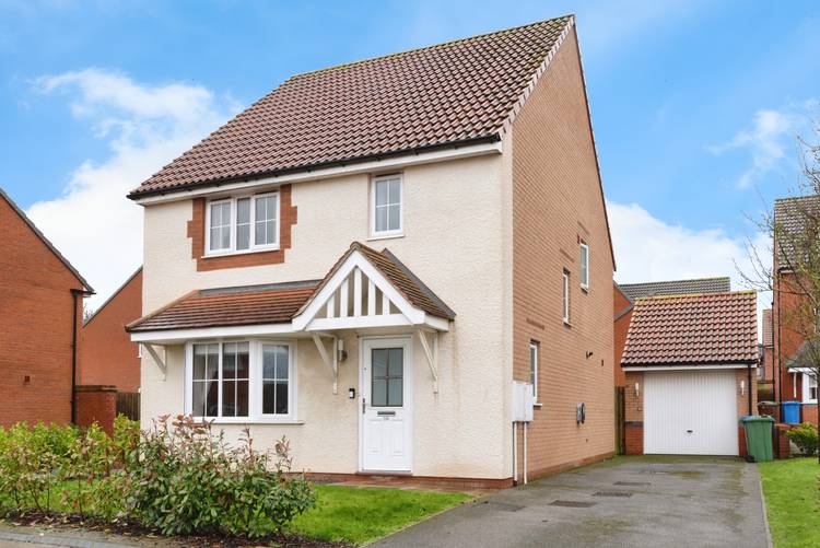 4 bedroom detached house