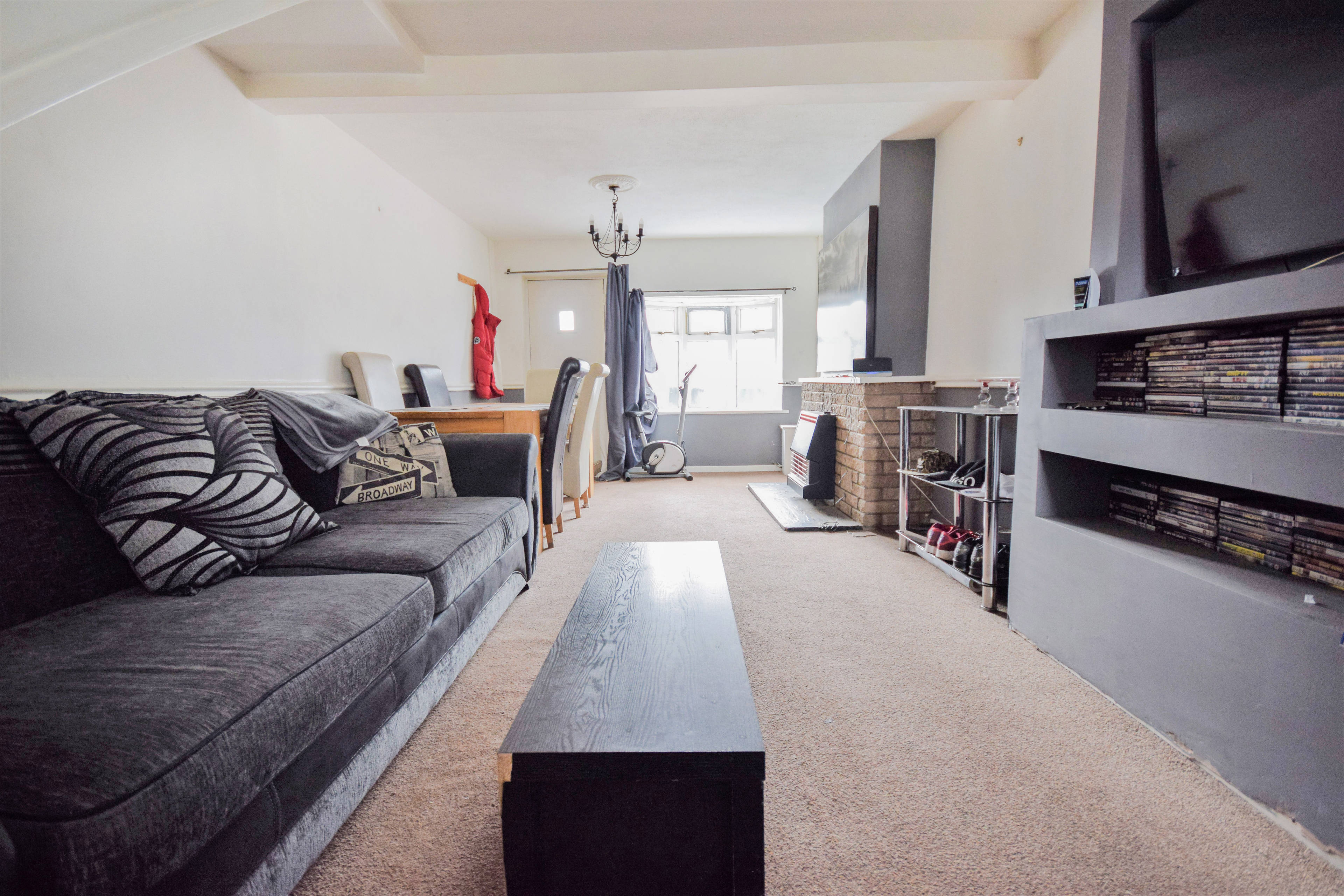 Lounge/Dining Room