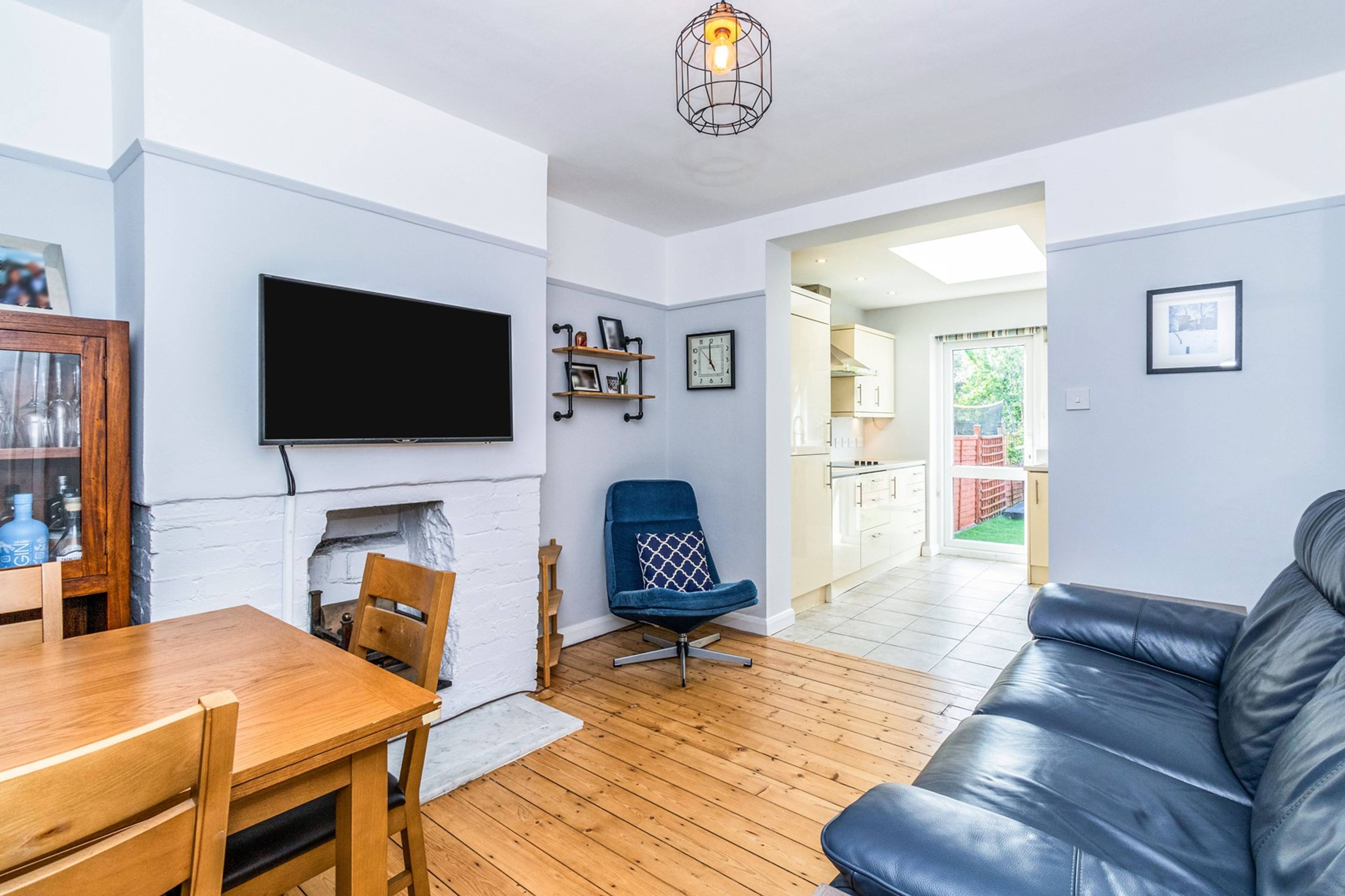 Lounge/Dining Room