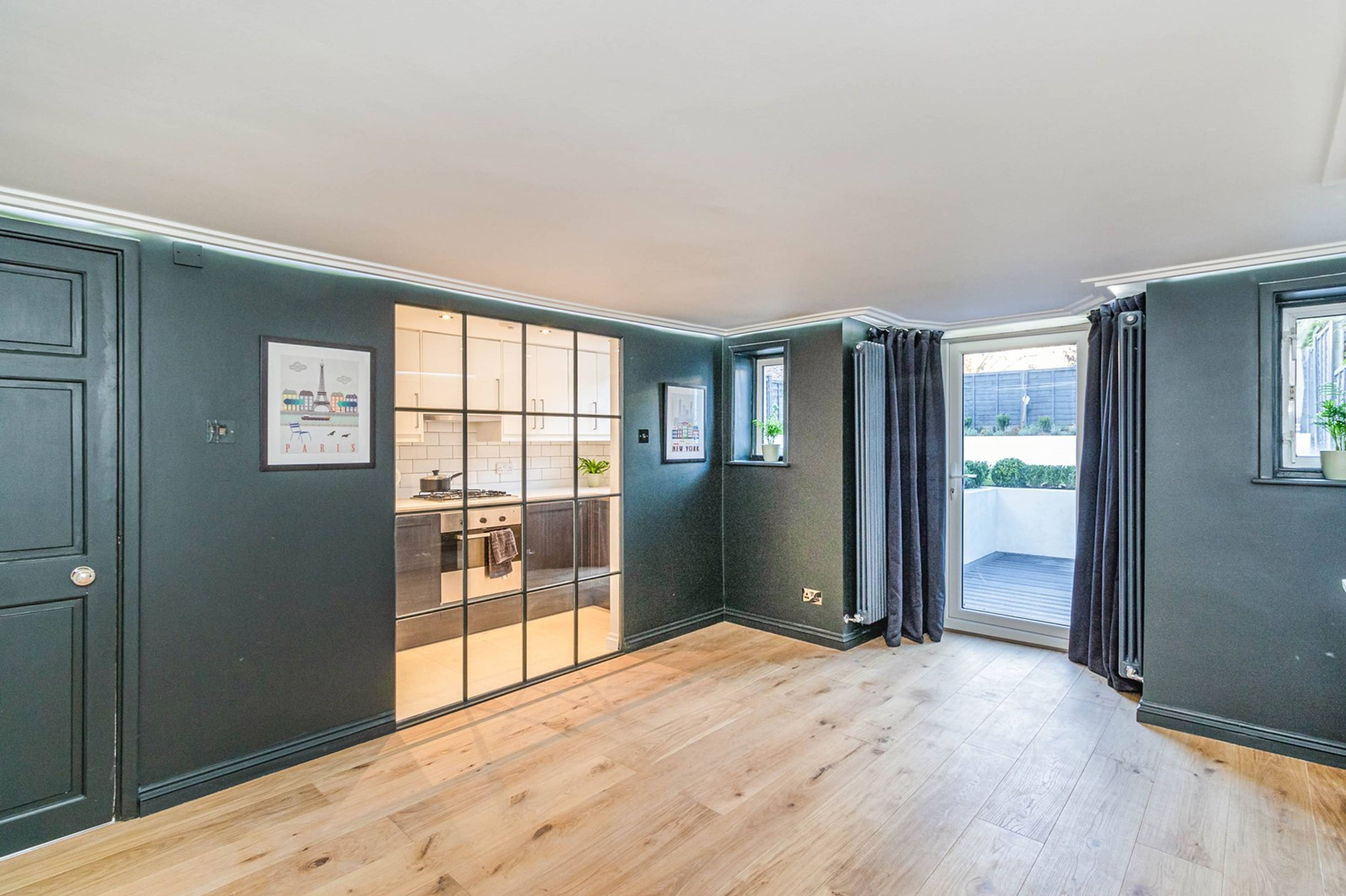 Lounge/Dining Room