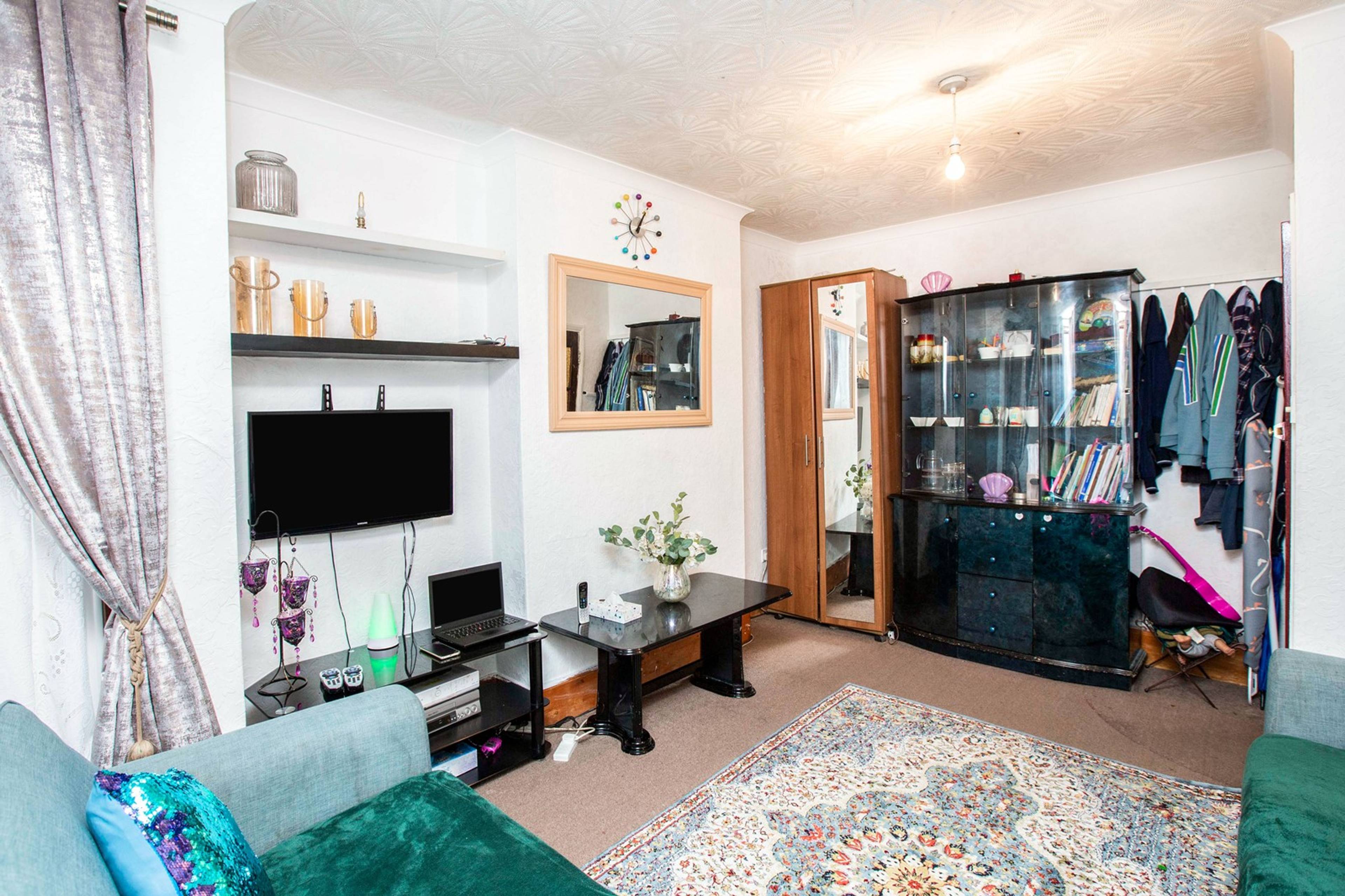 Lounge / Kitchen