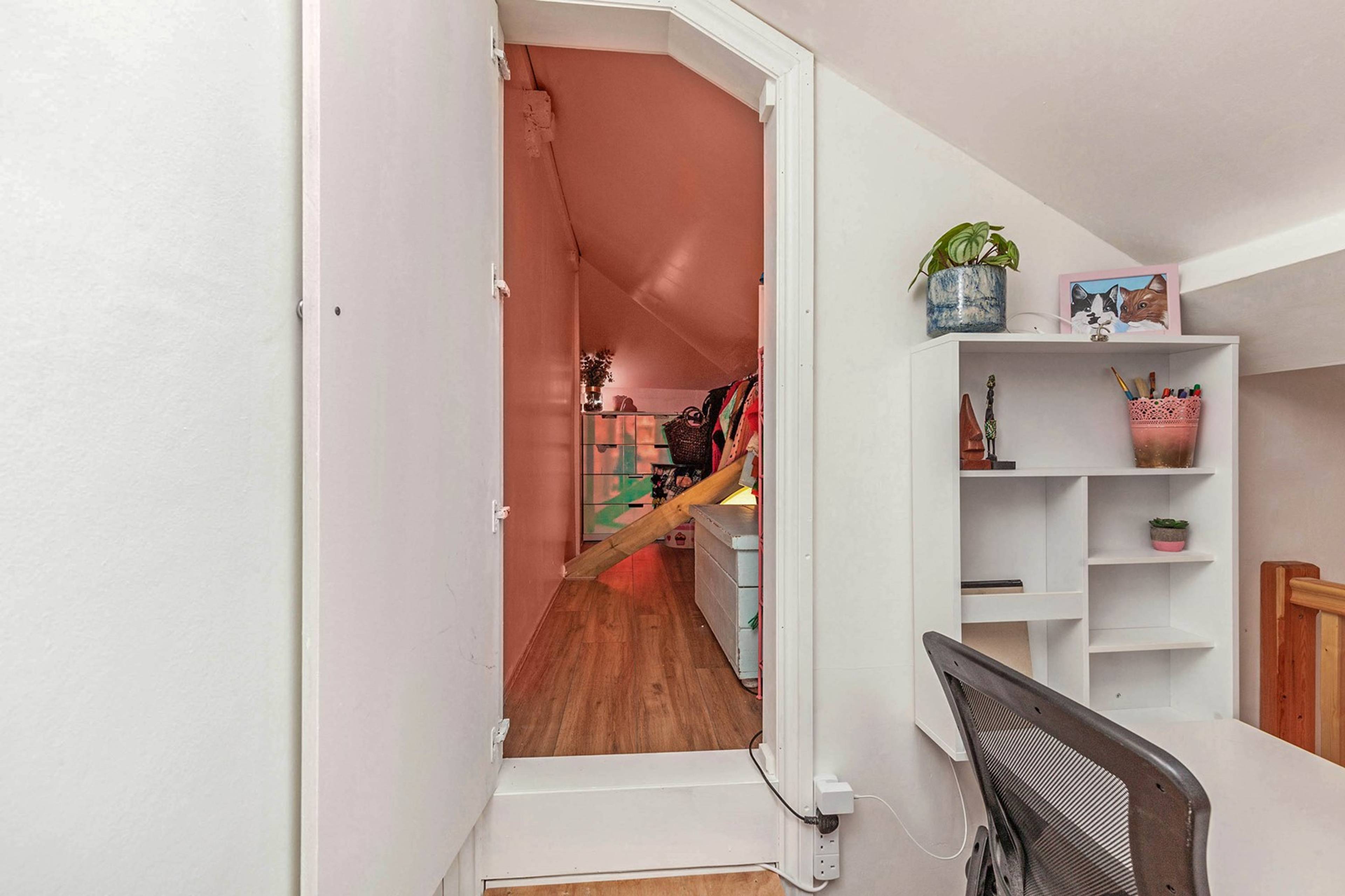 Walk-in Wardrobe