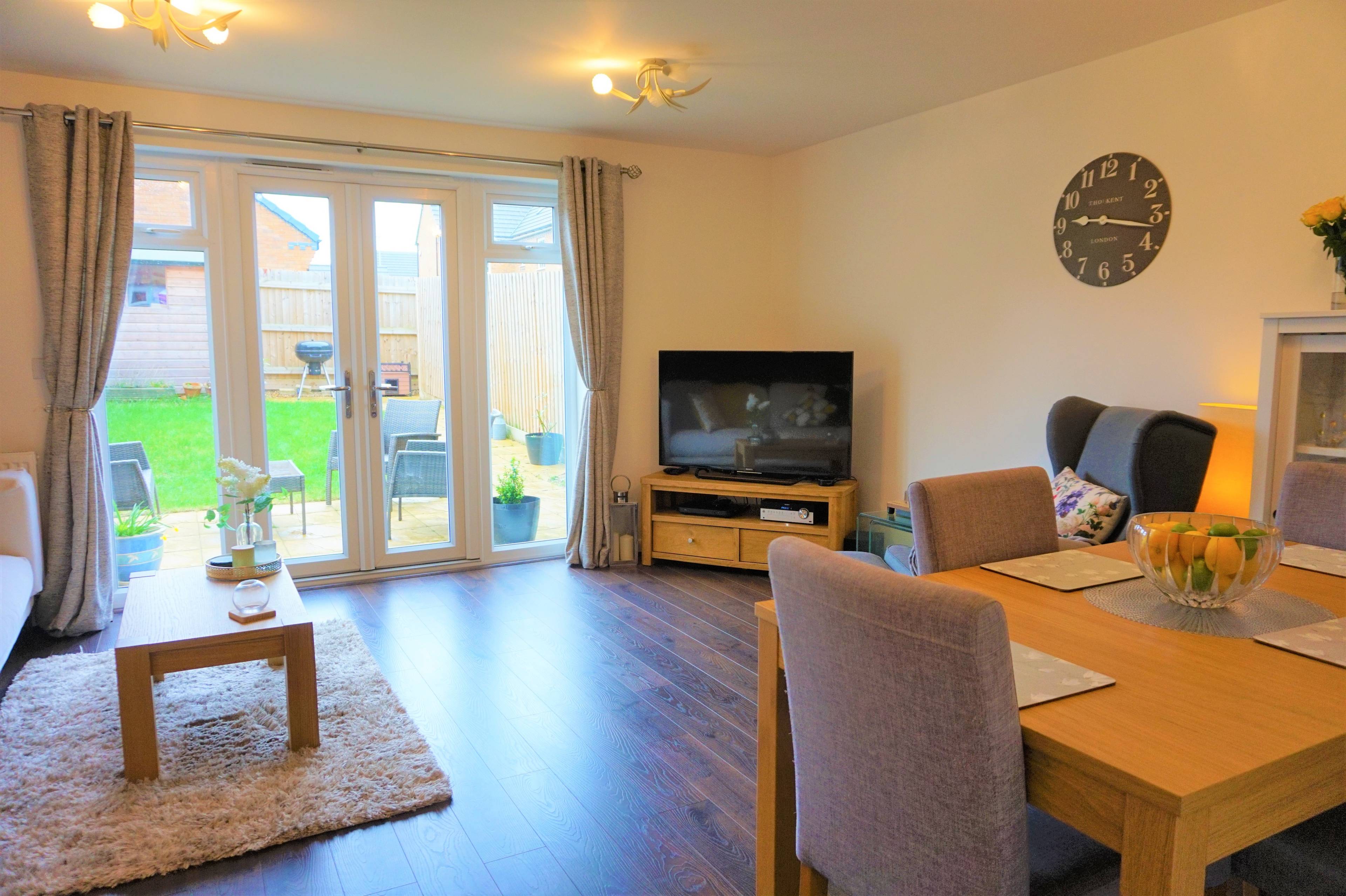 Lounge/Dining Room