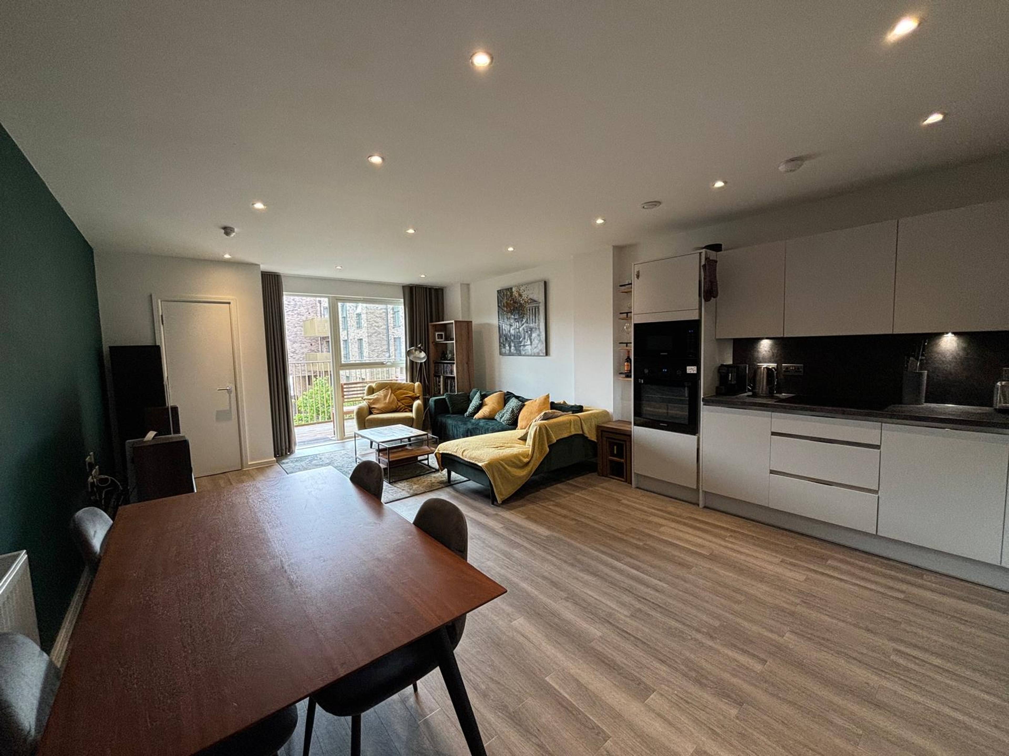 Lounge / Kitchen