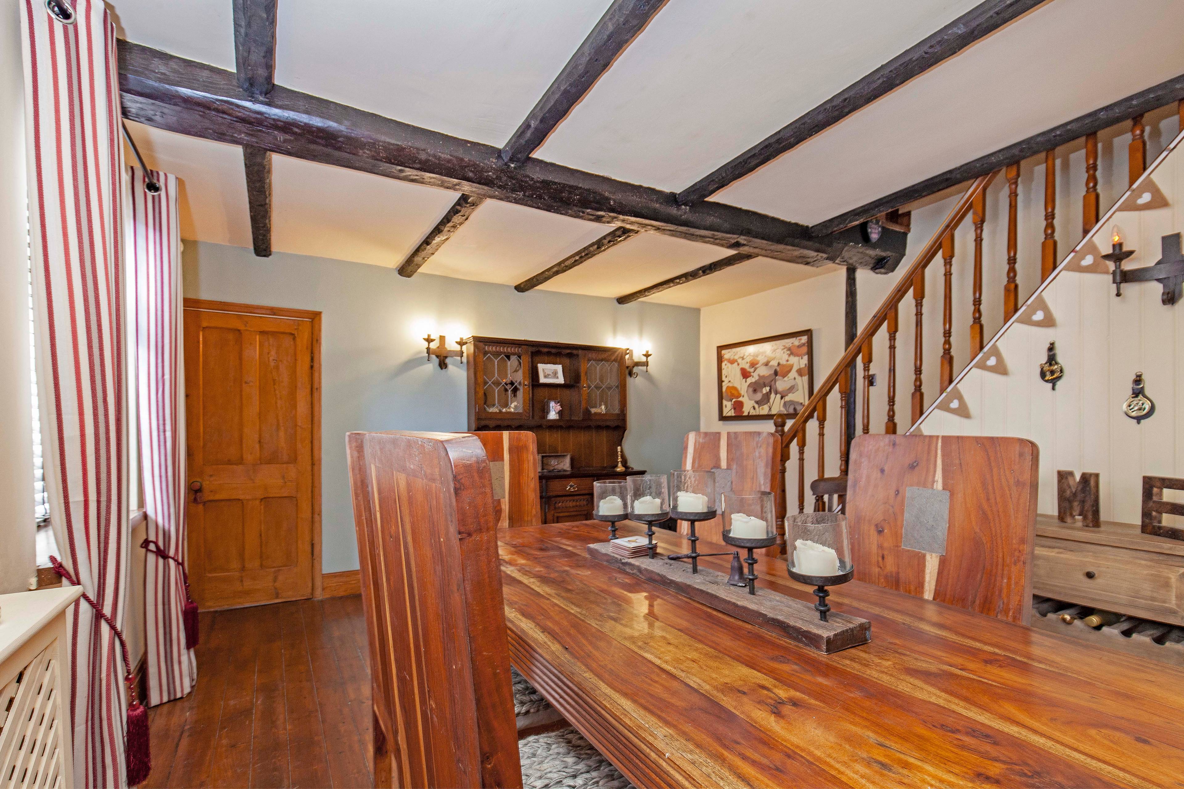 Lounge/Dining Room