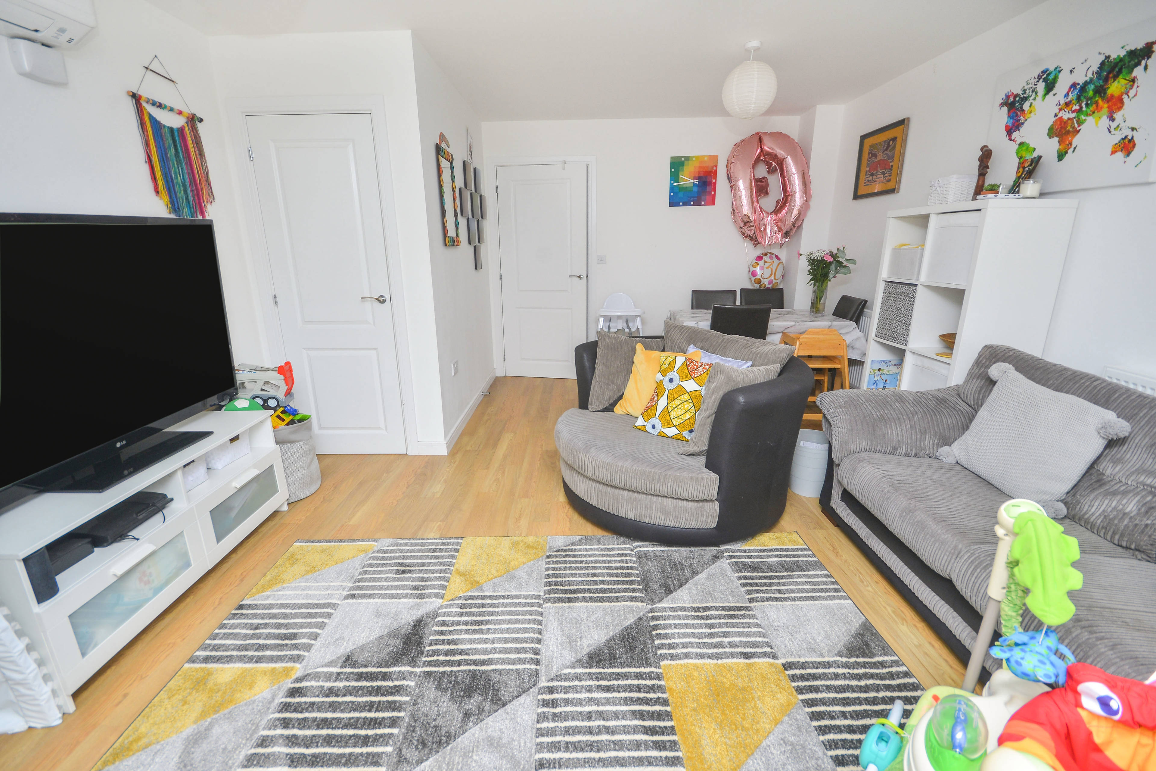 Lounge/Dining Room