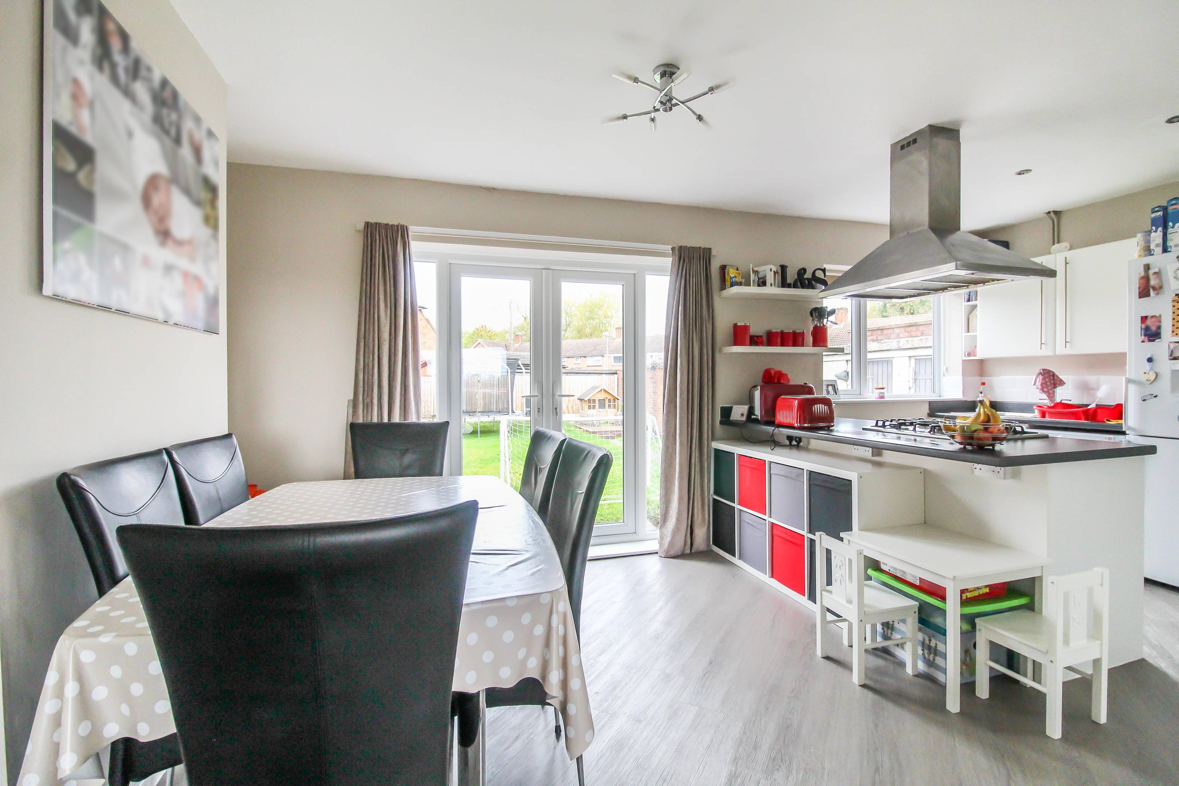Kitchen/Dining Room