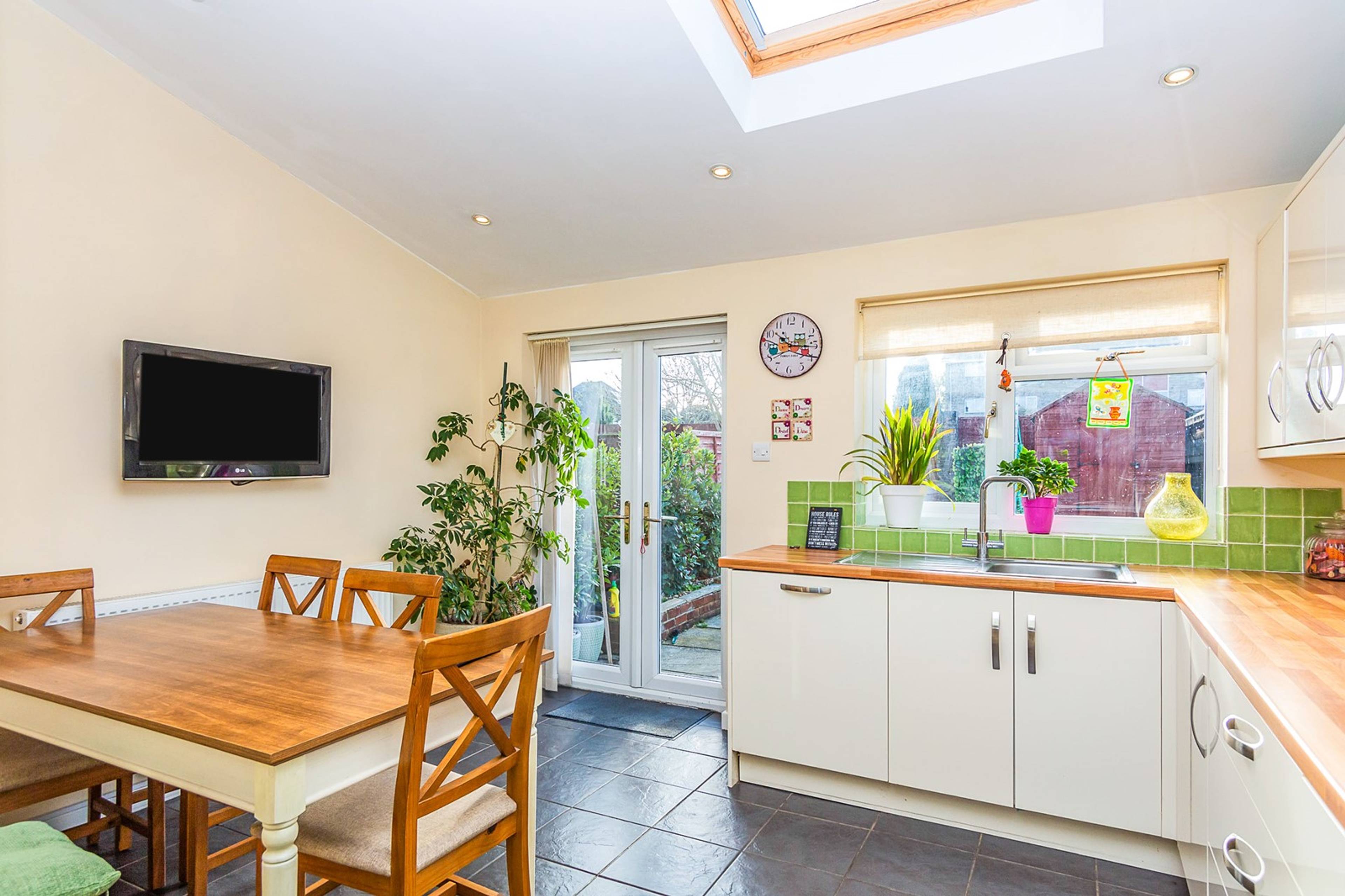 Kitchen/Dining Room