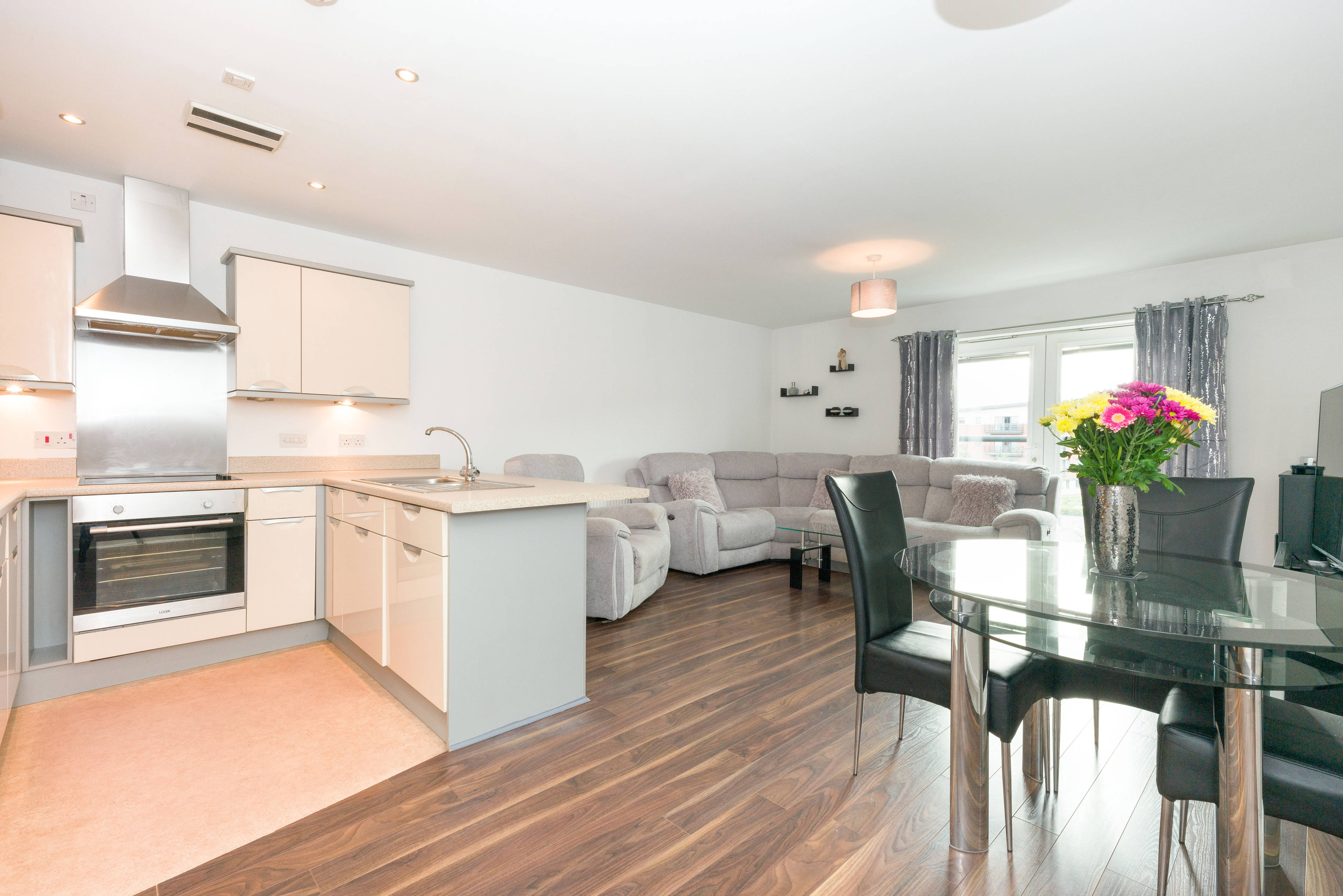 Lounge / Kitchen