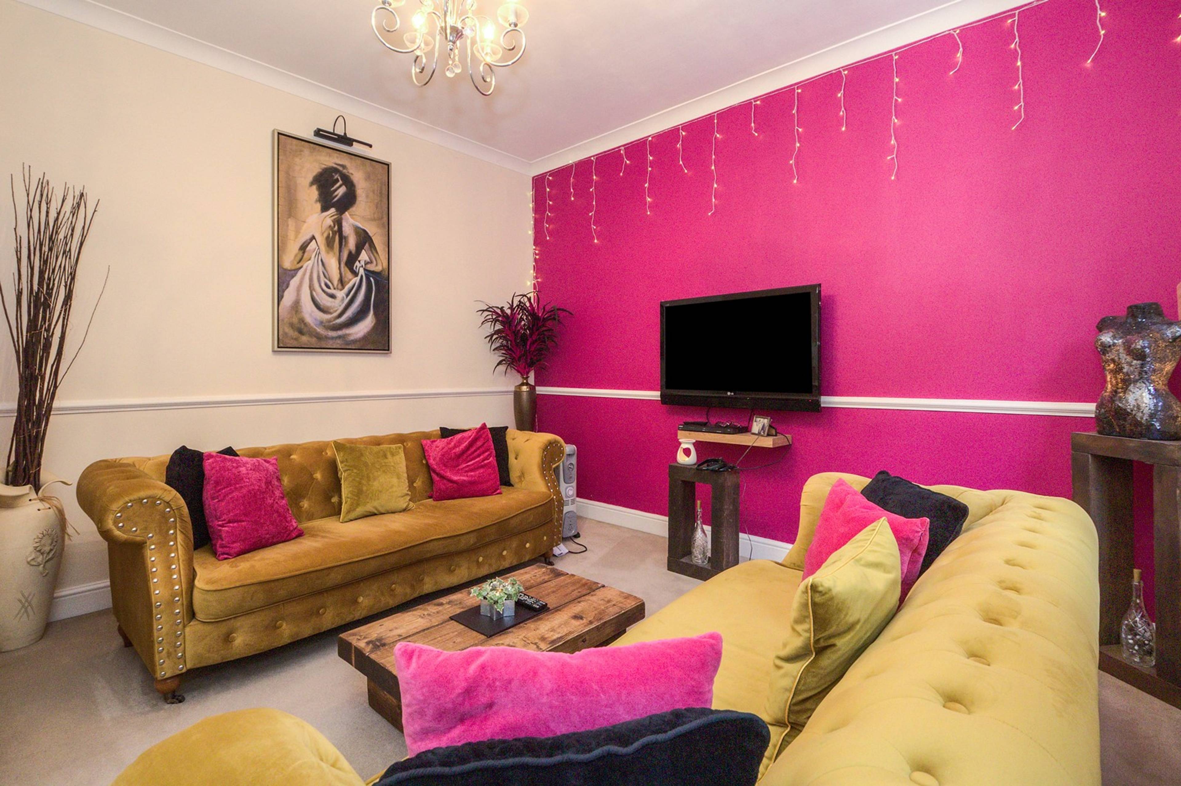 Lounge/Dining Room