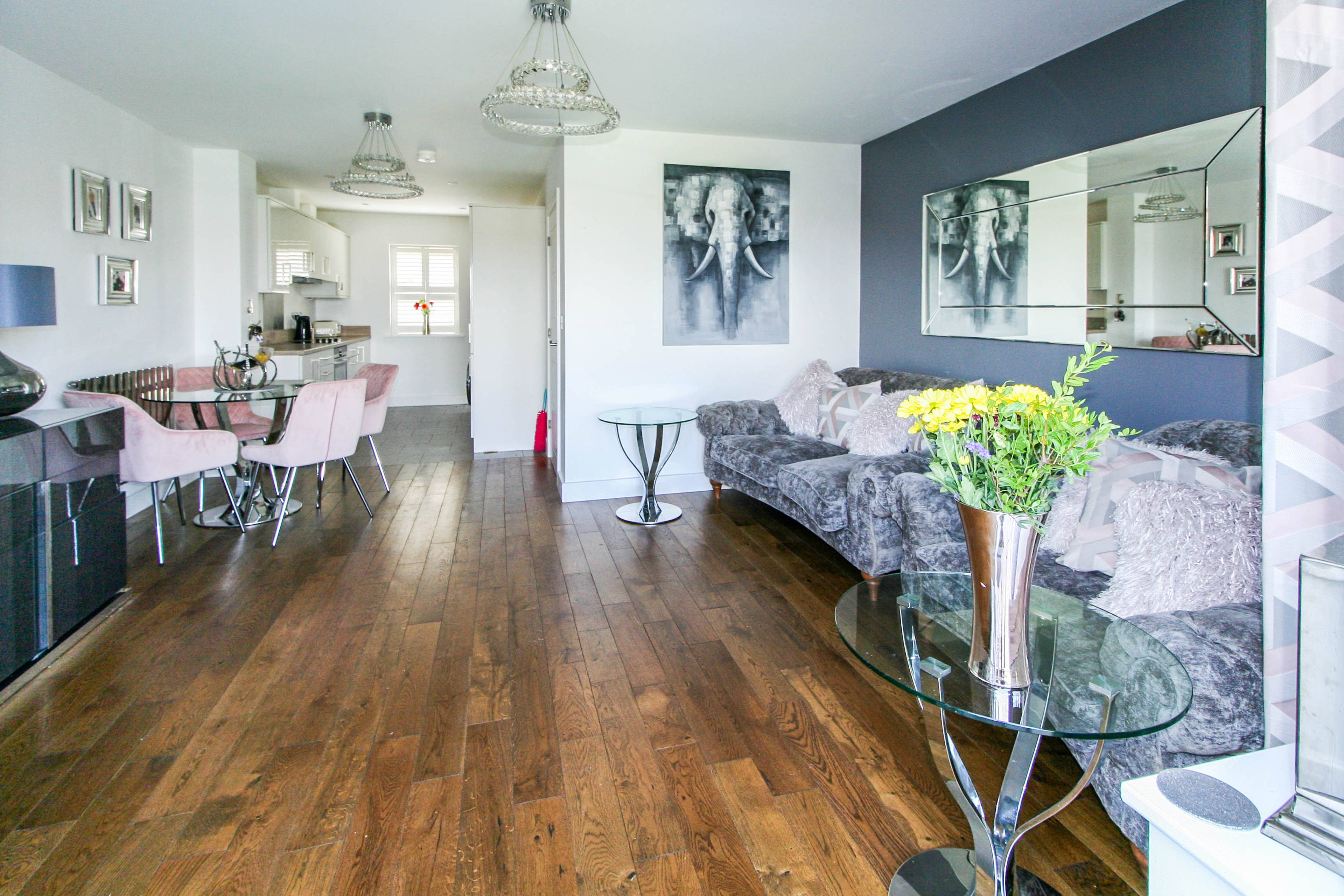 Lounge/Dining Room