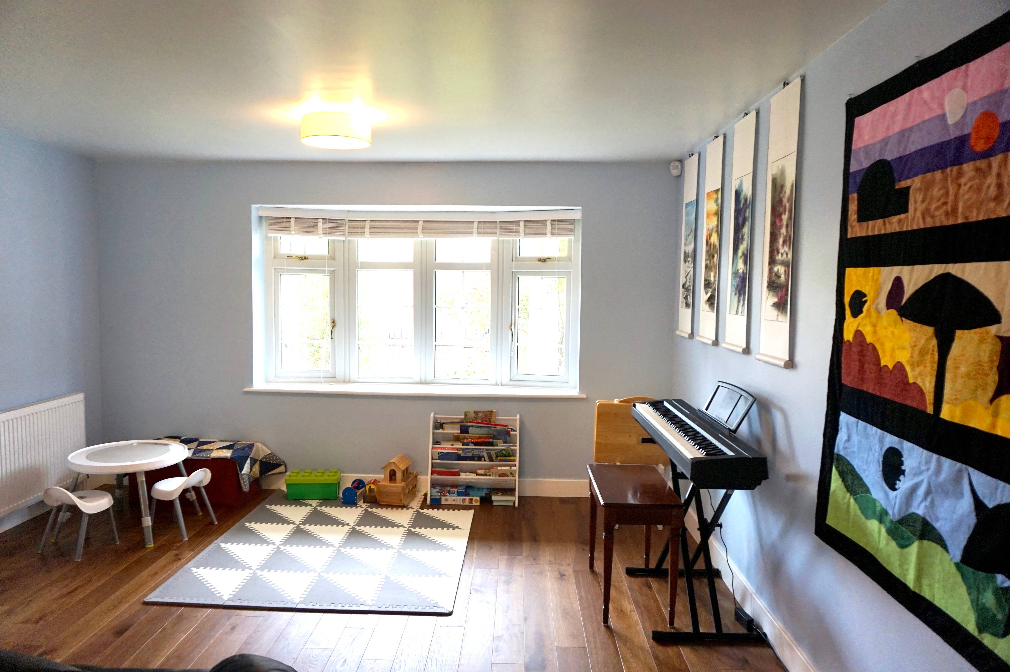 Lounge/Dining Room