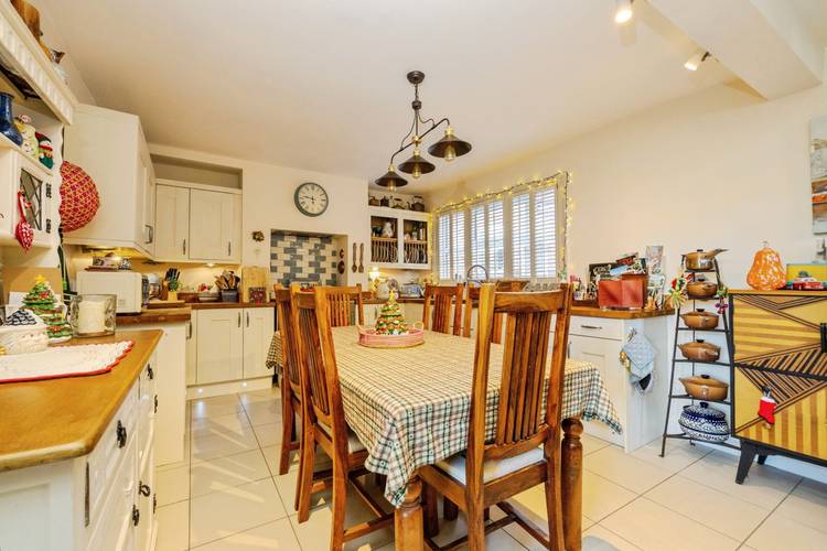 3 bedroom semi-detached house