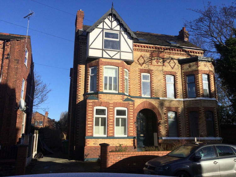 4 bedroom semi-detached house