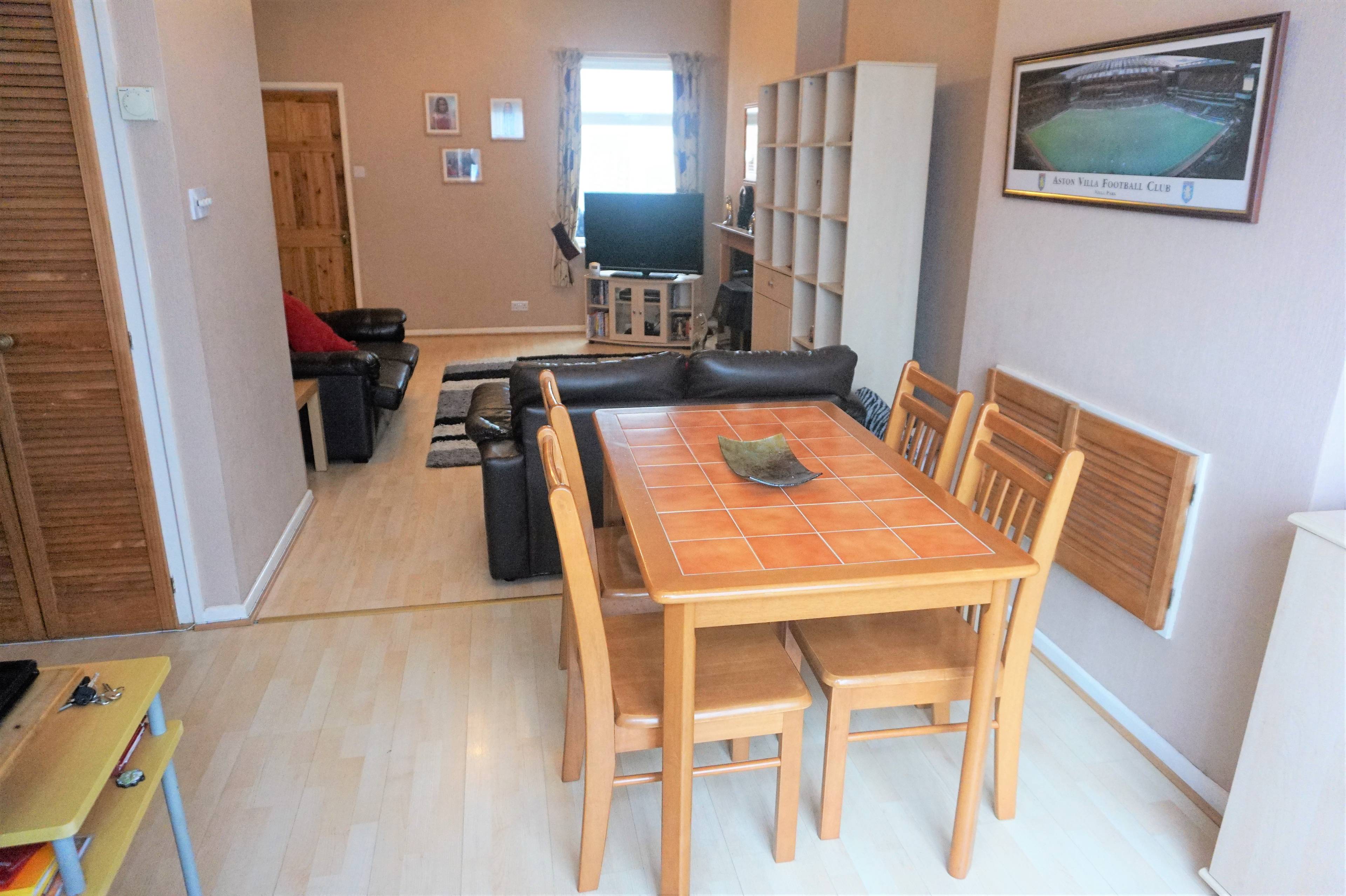 Lounge/Dining Room
