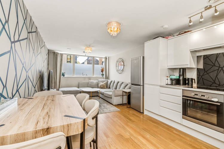 2 bedroom ground floor flat