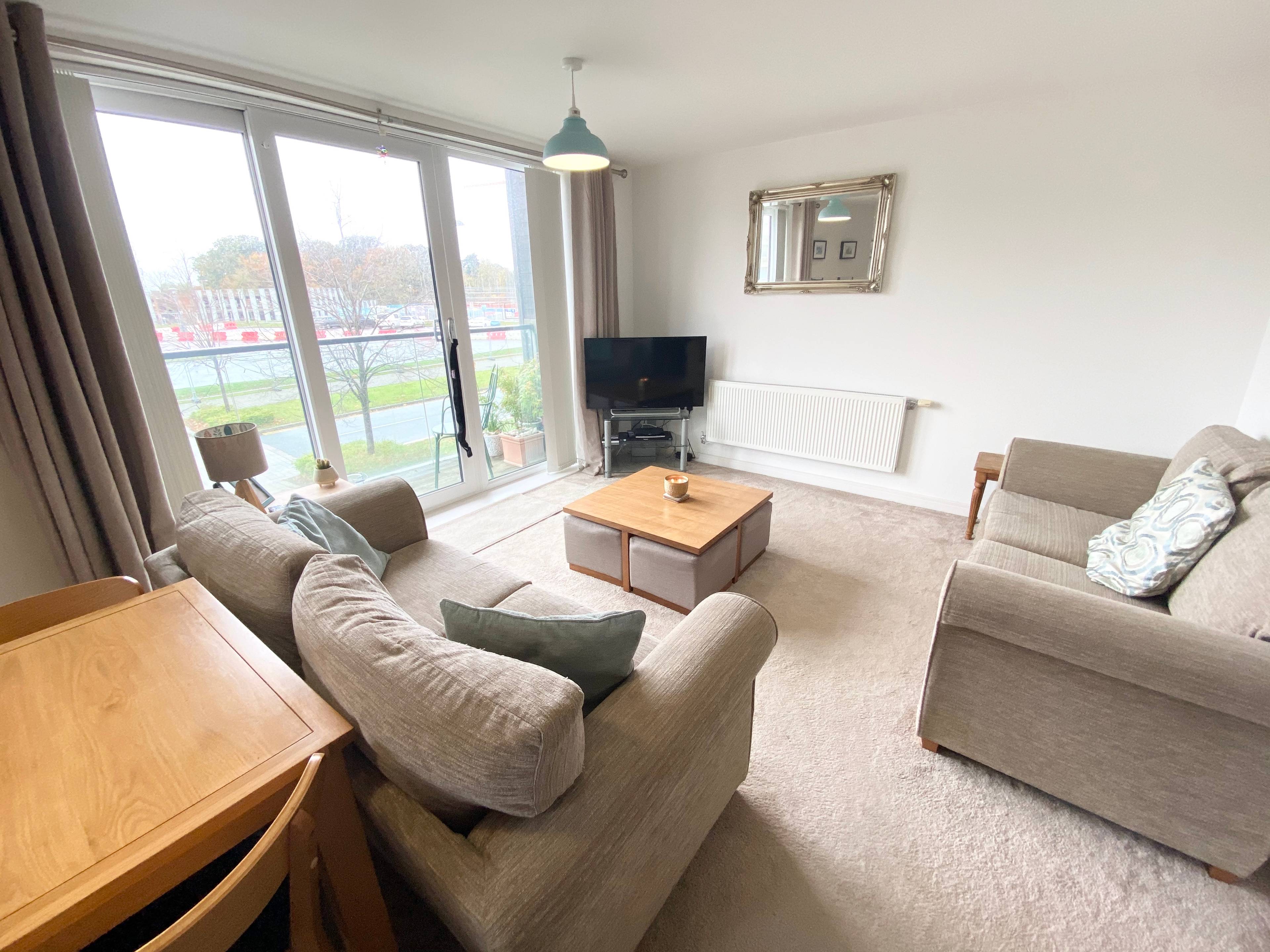 Lounge/Dining Room