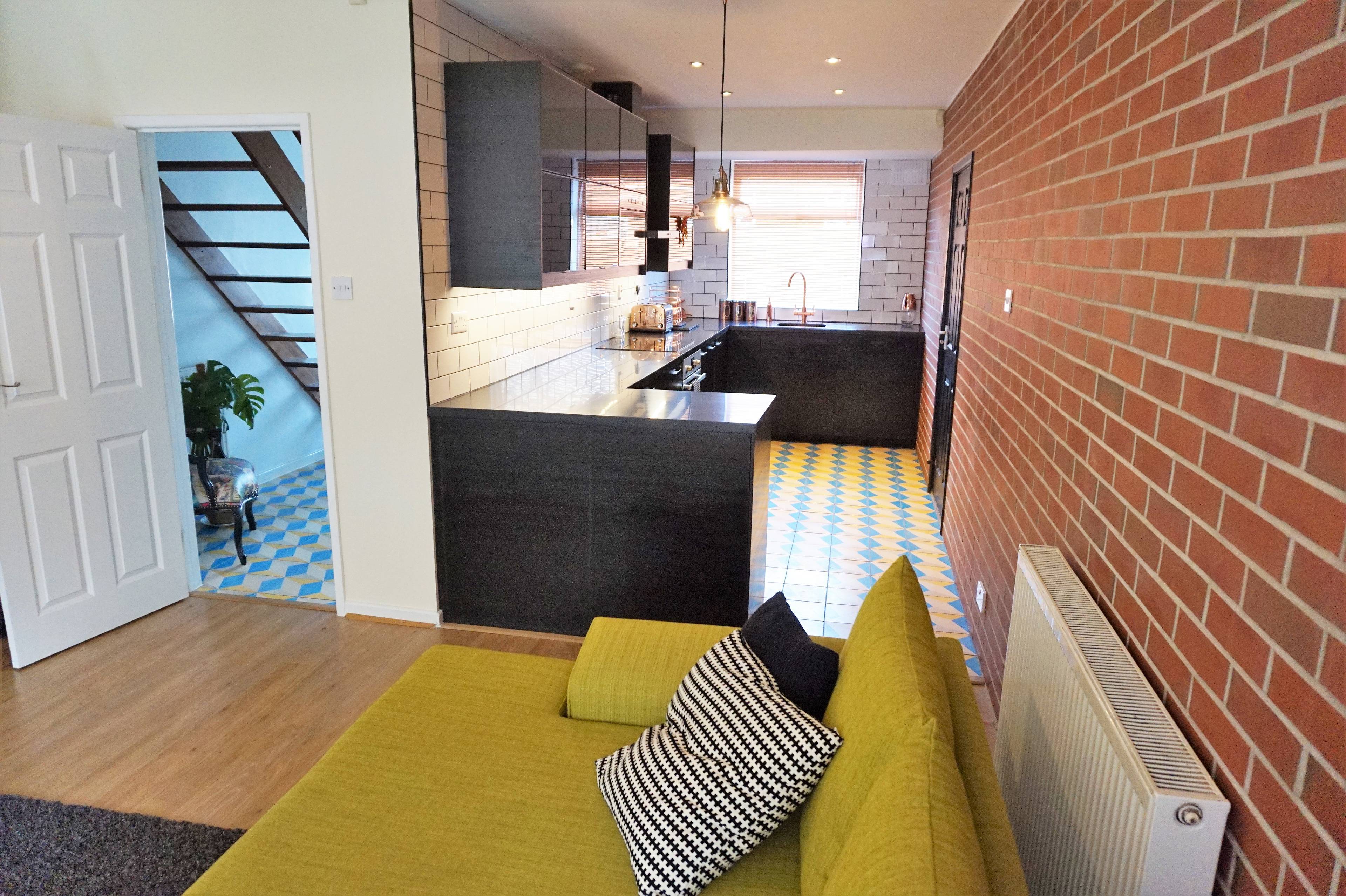 Lounge / Kitchen
