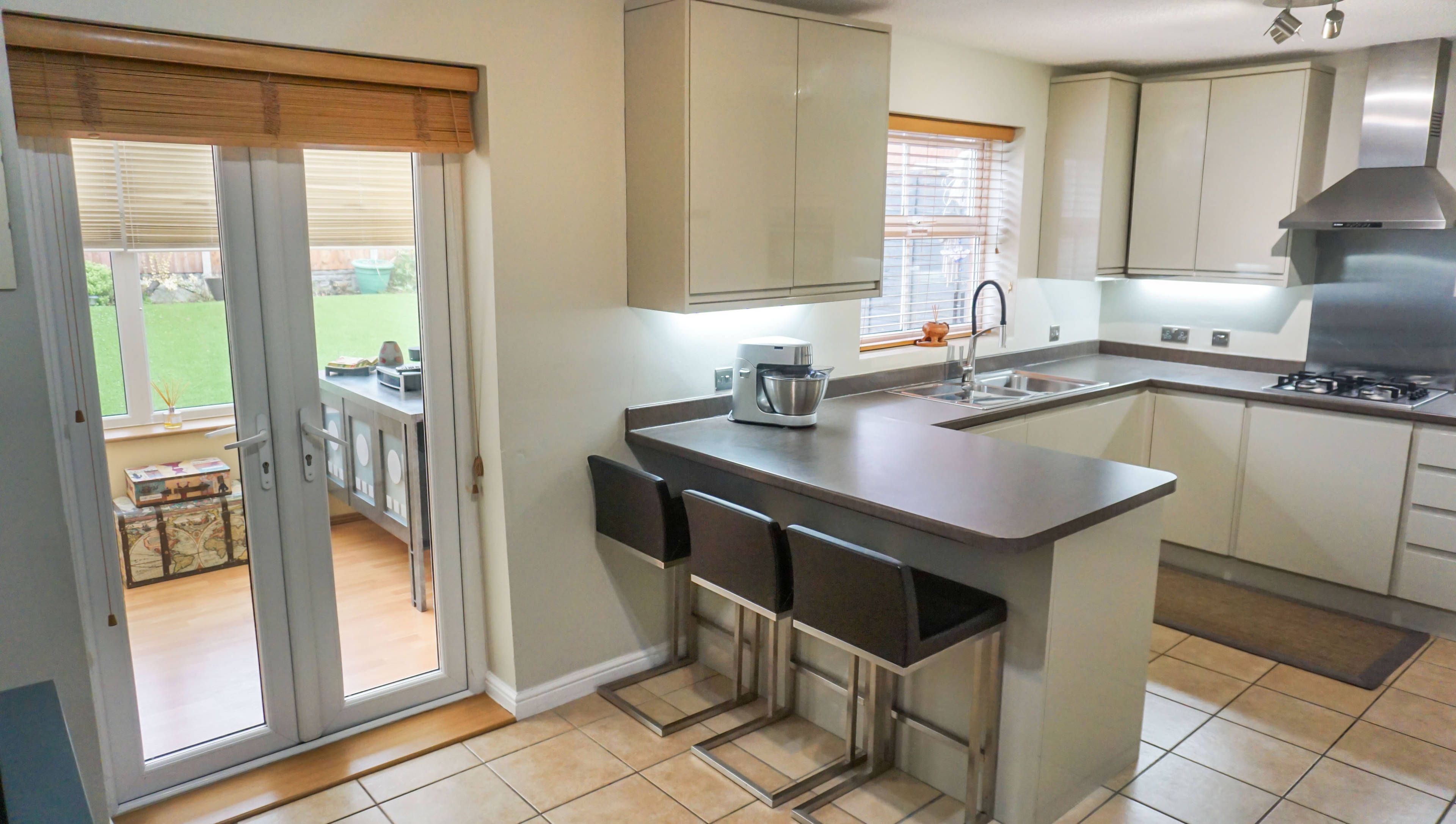 Kitchen/Breakfast