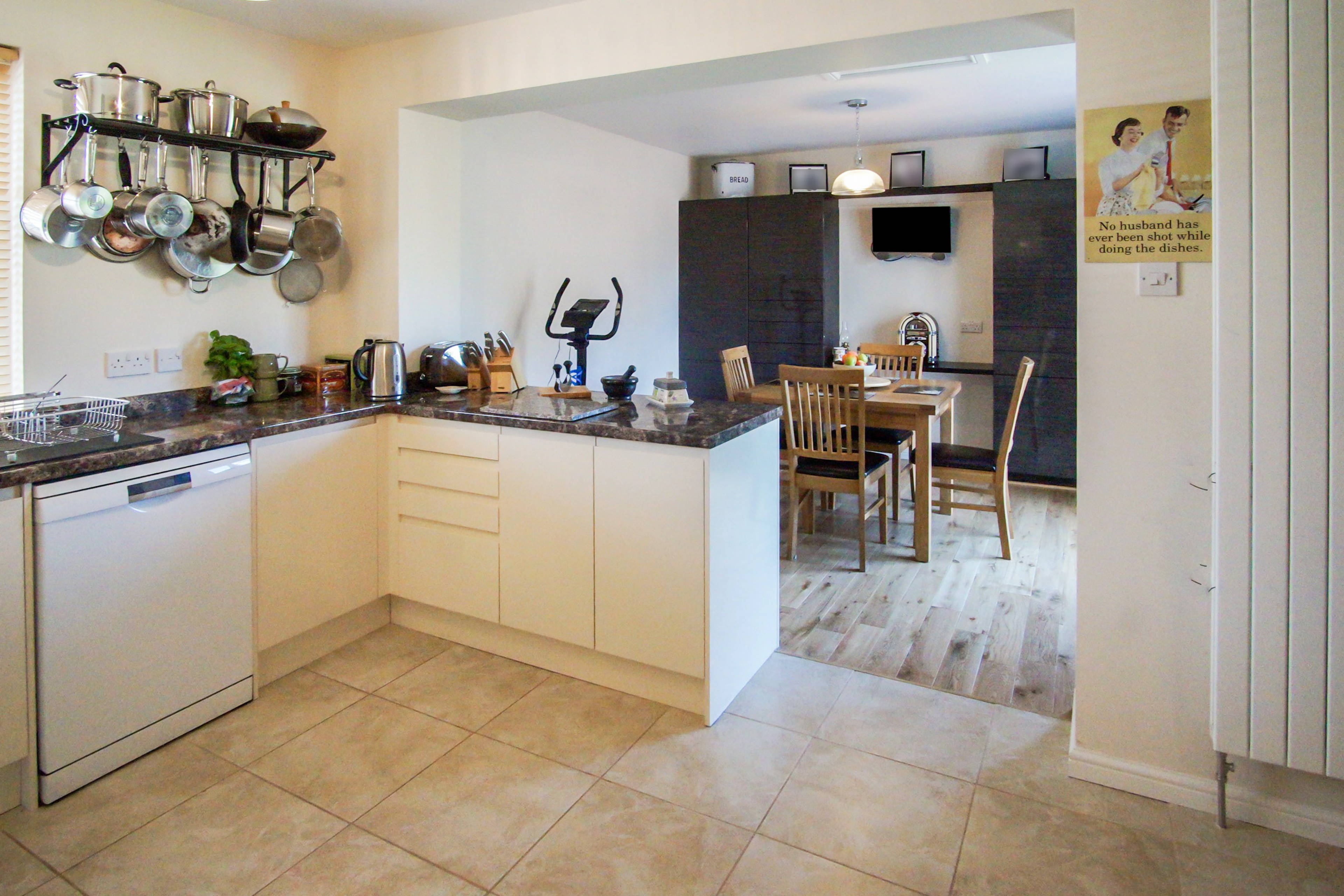 Kitchen/Dining Room