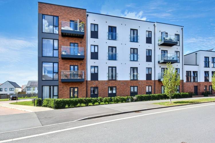 1 bedroom ground floor flat