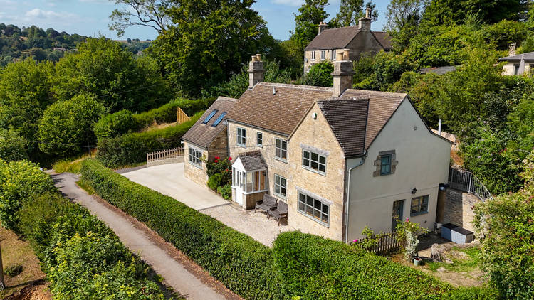 3 bedroom detached house