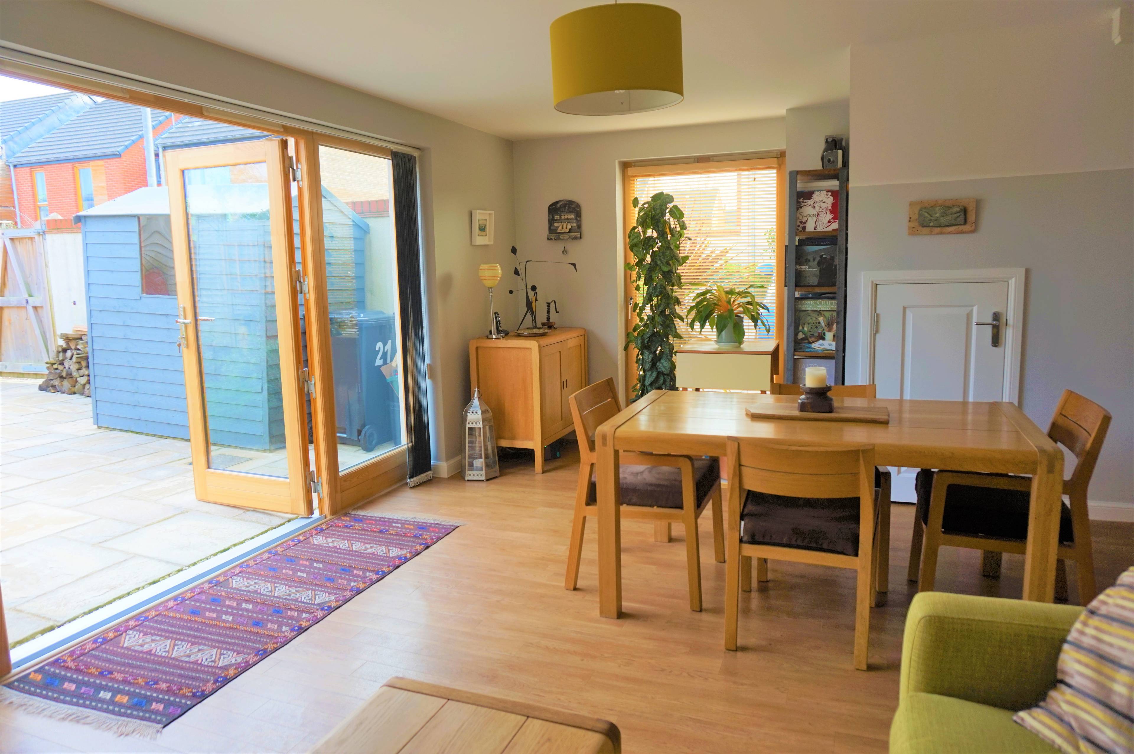 Lounge/Dining Room