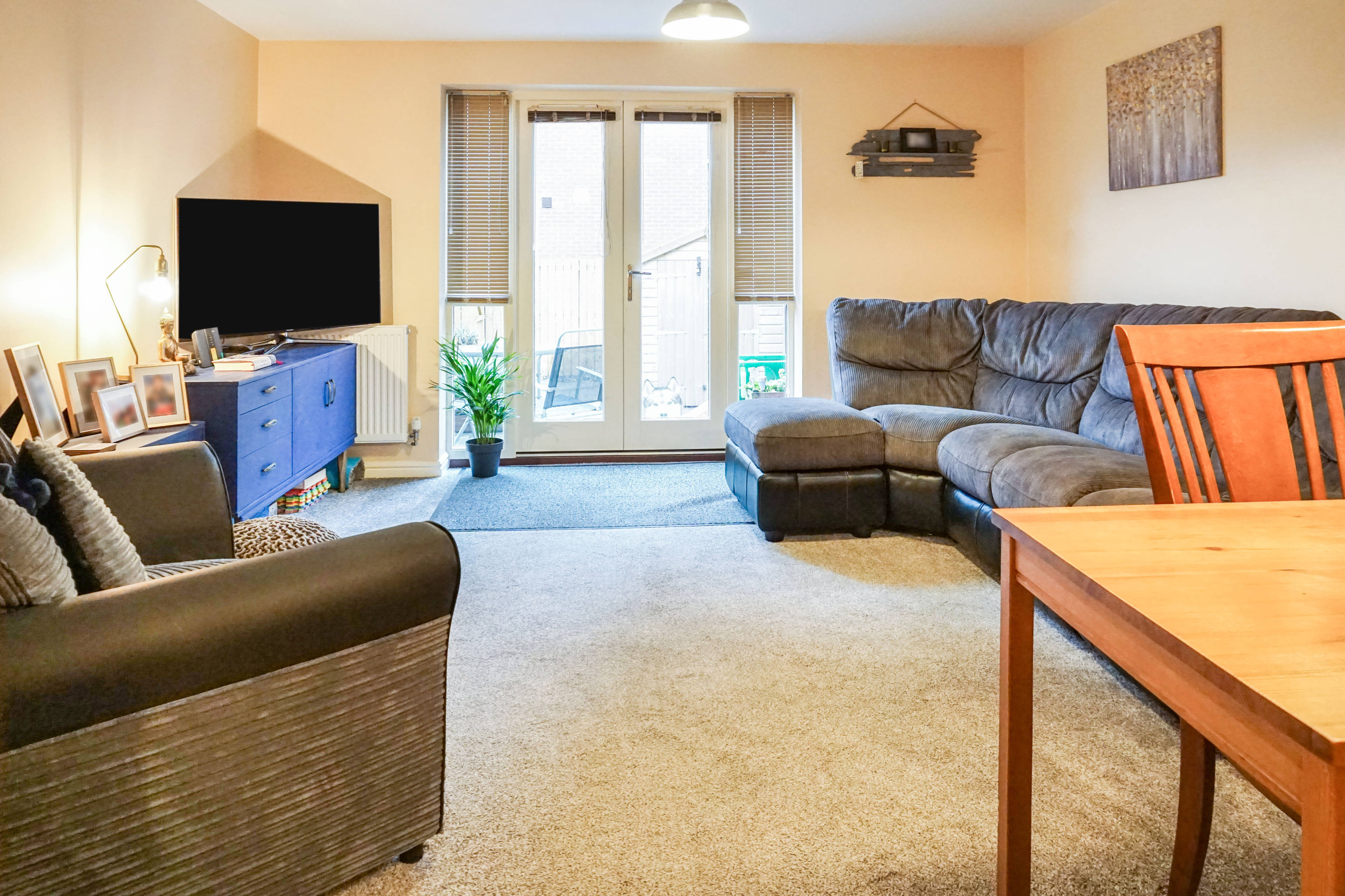 Lounge/Dining Room