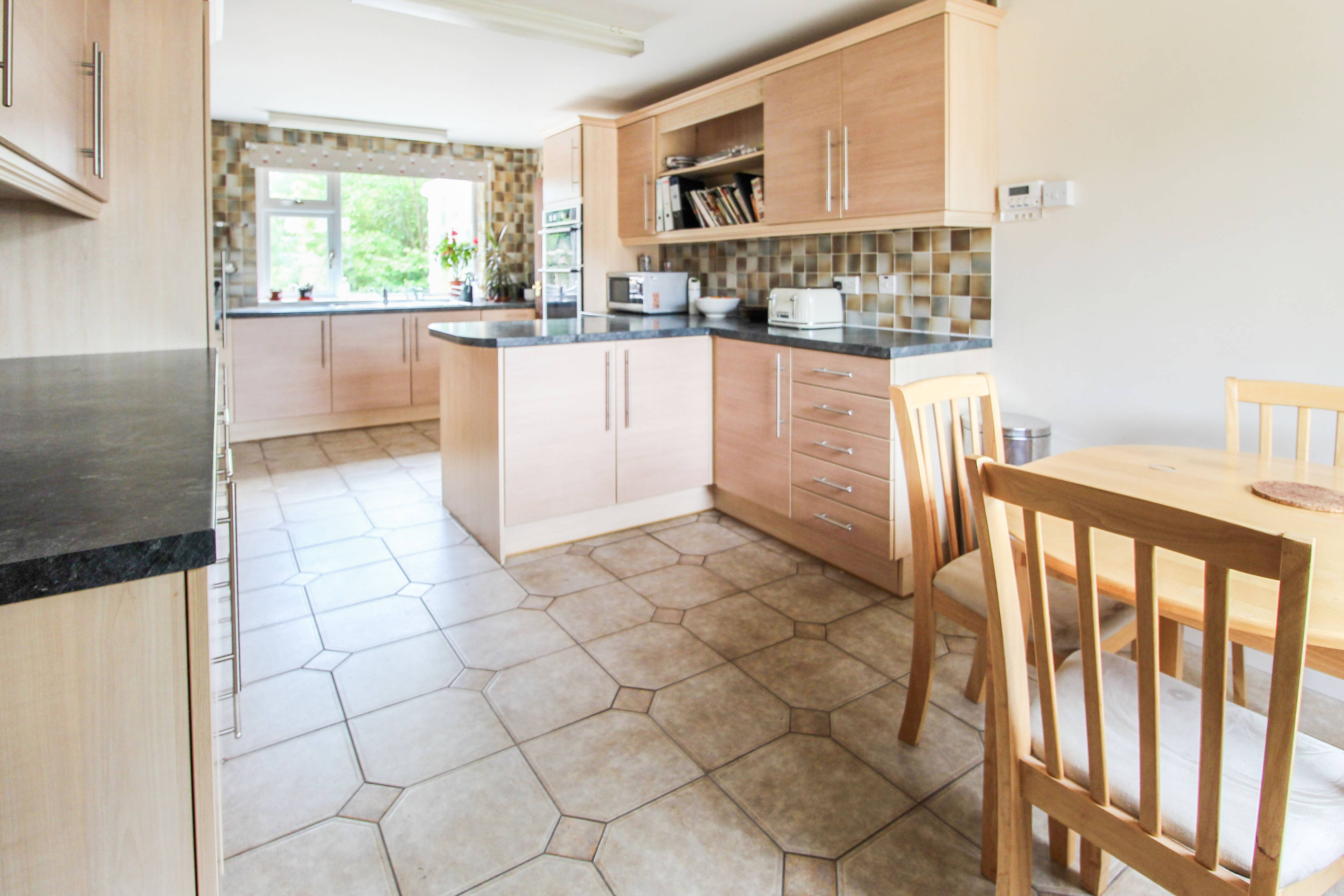 Kitchen/Breakfast
