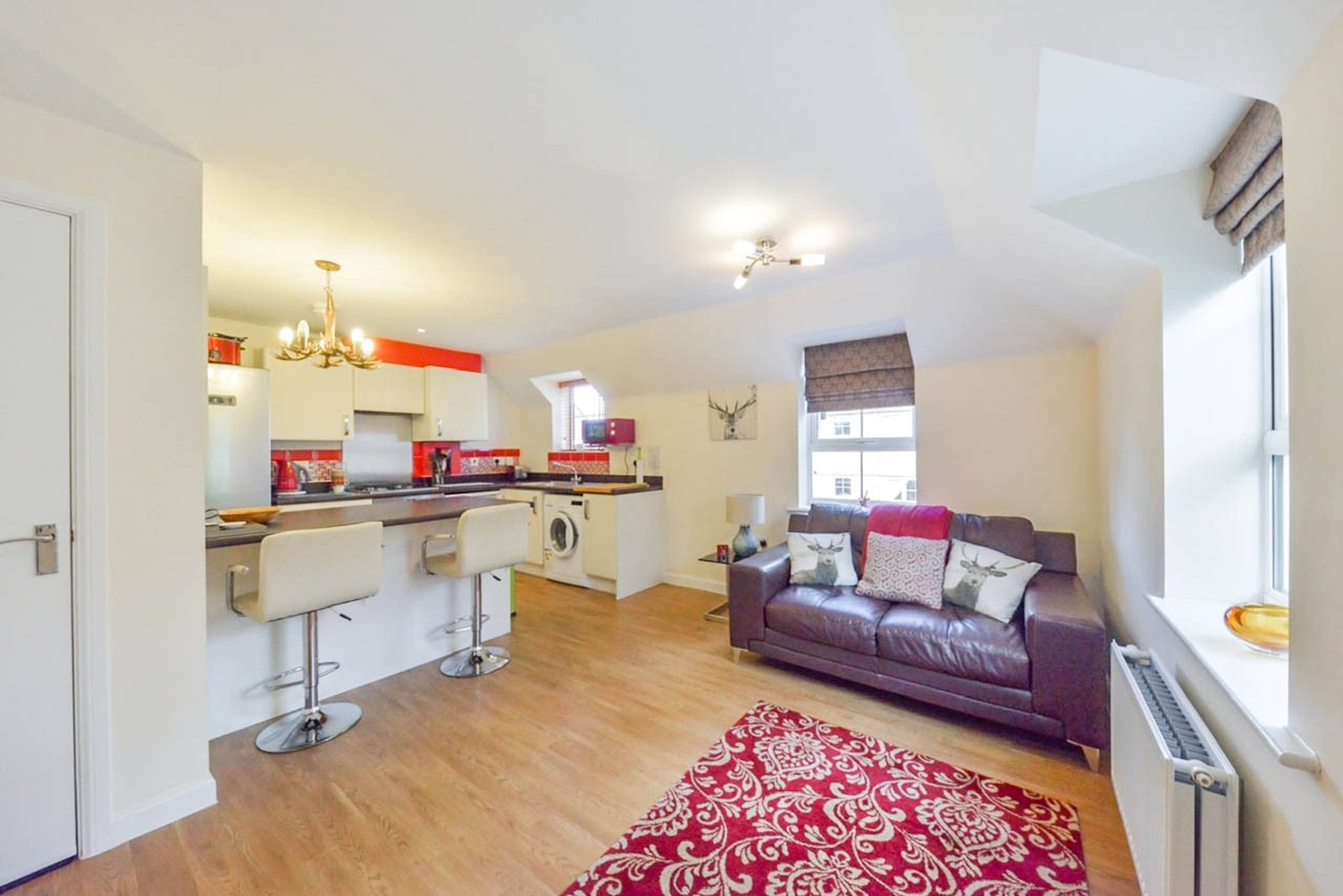 Lounge / Kitchen