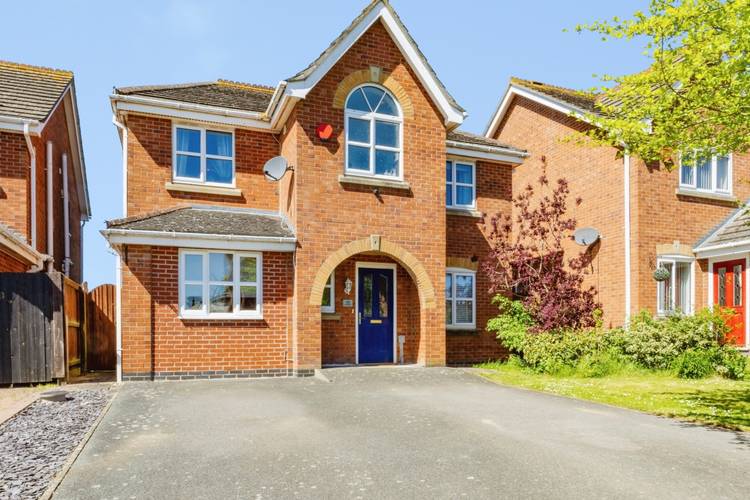 4 bedroom detached house