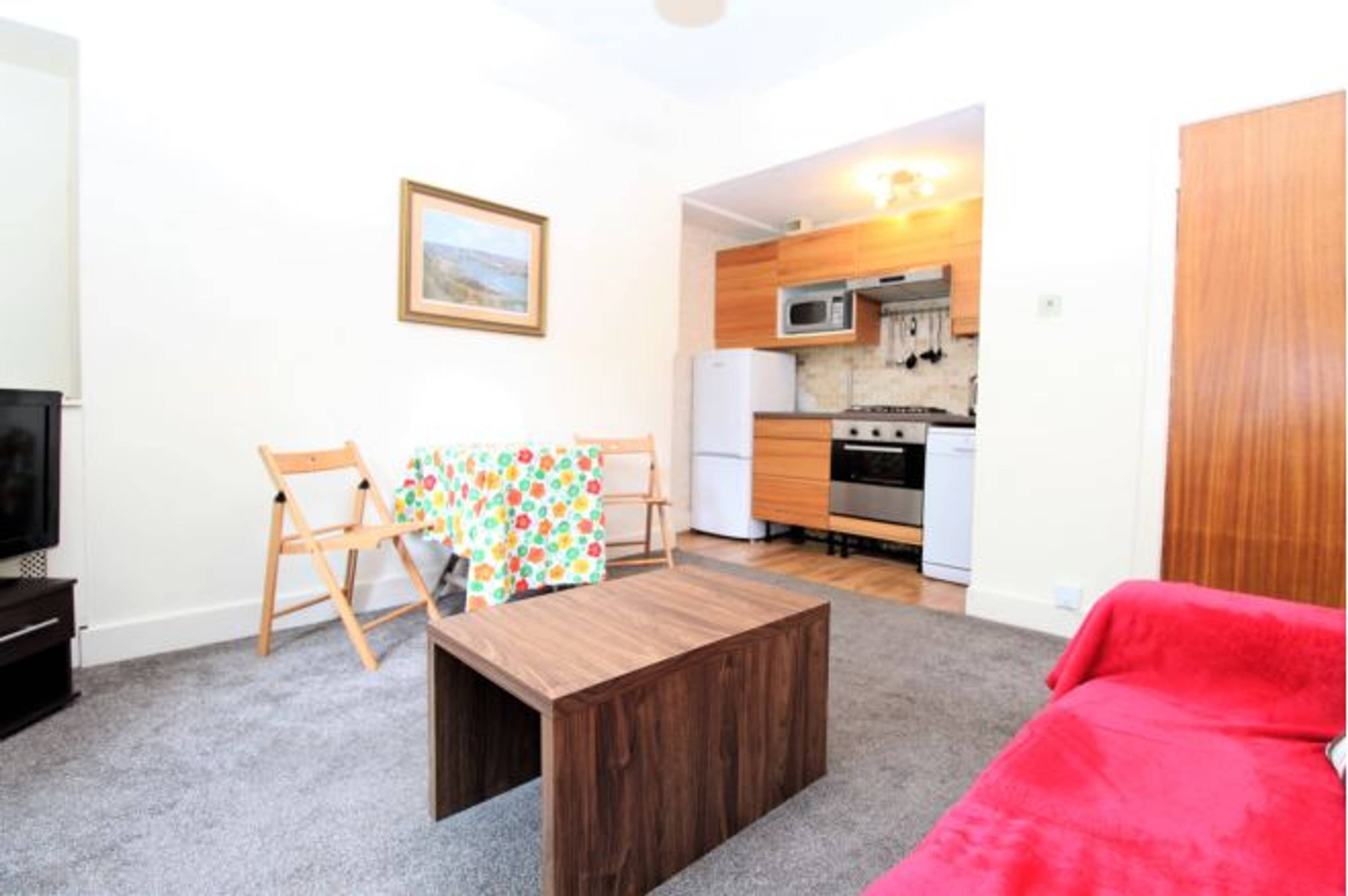 Lounge / Kitchen