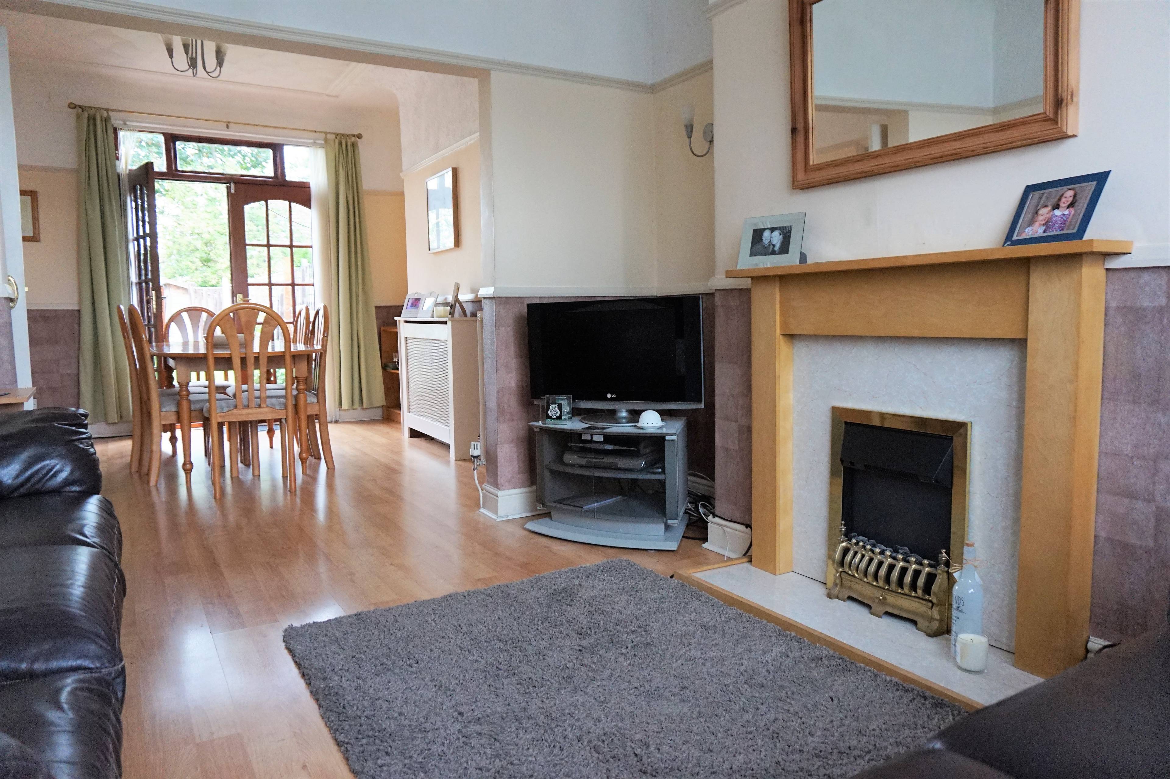 Lounge/Dining Room