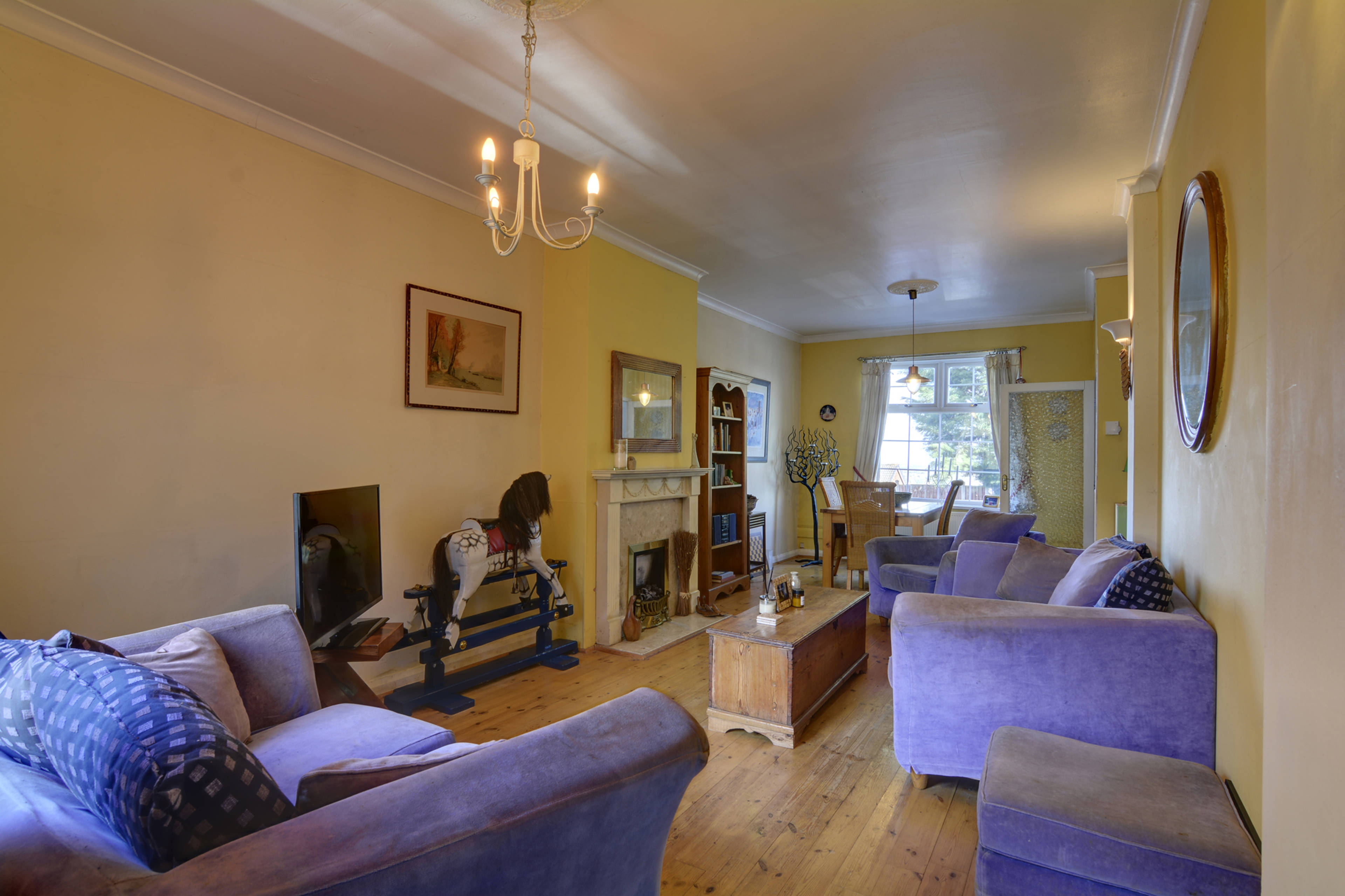 Lounge/Dining Room