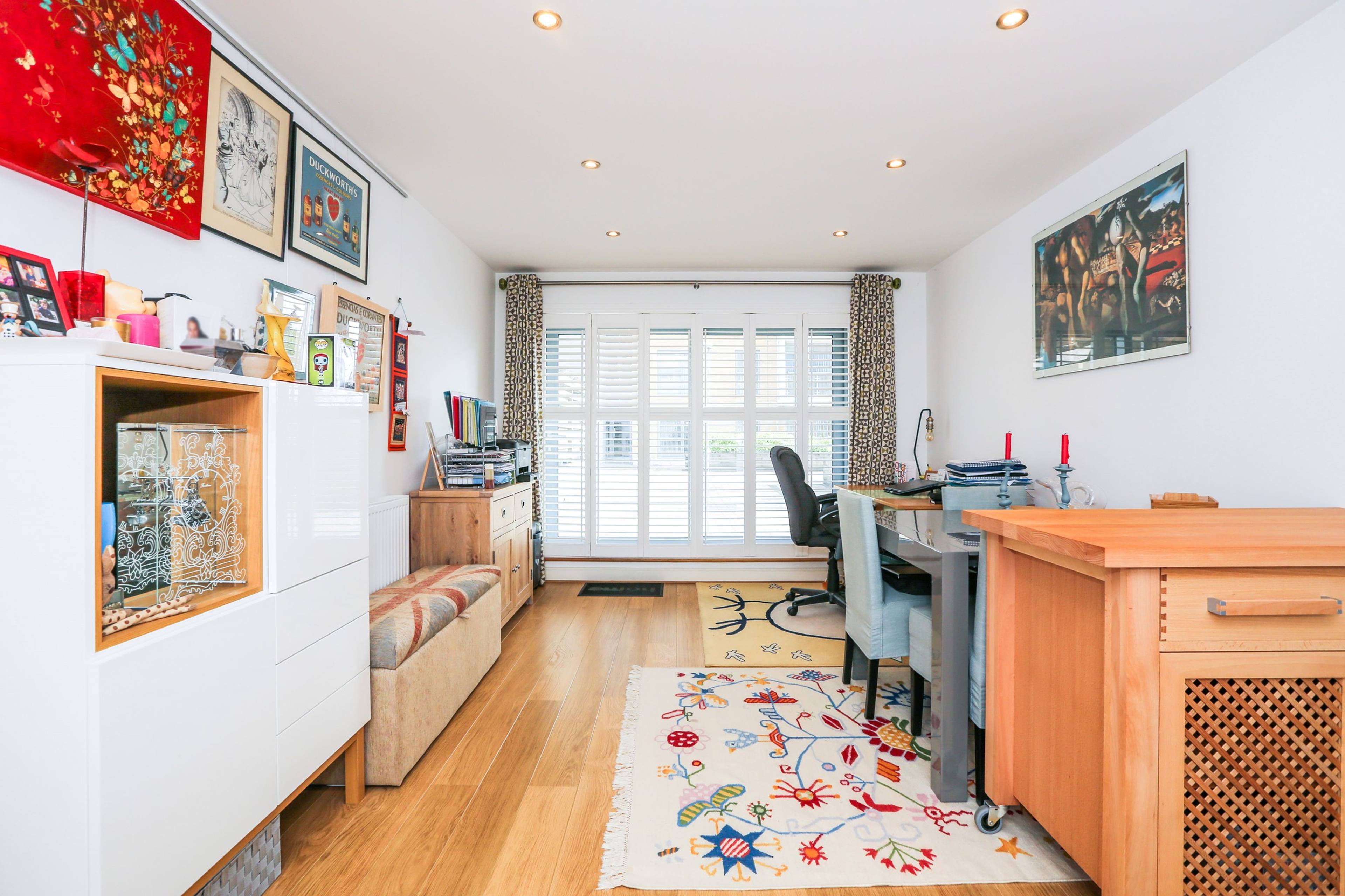 Lounge/Dining Room