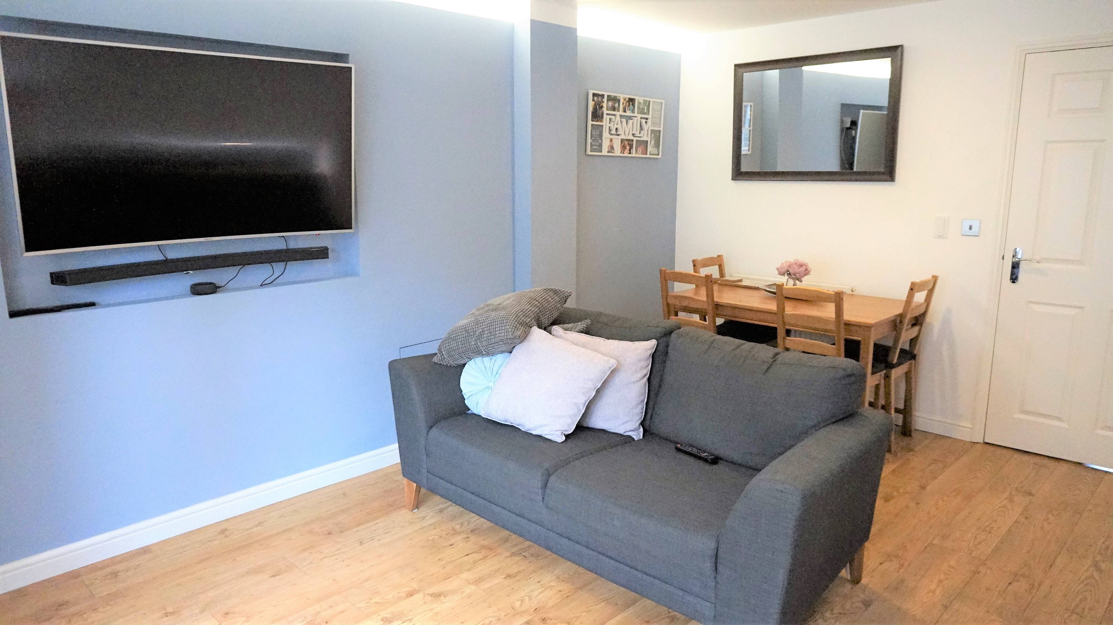 Lounge/Dining Room