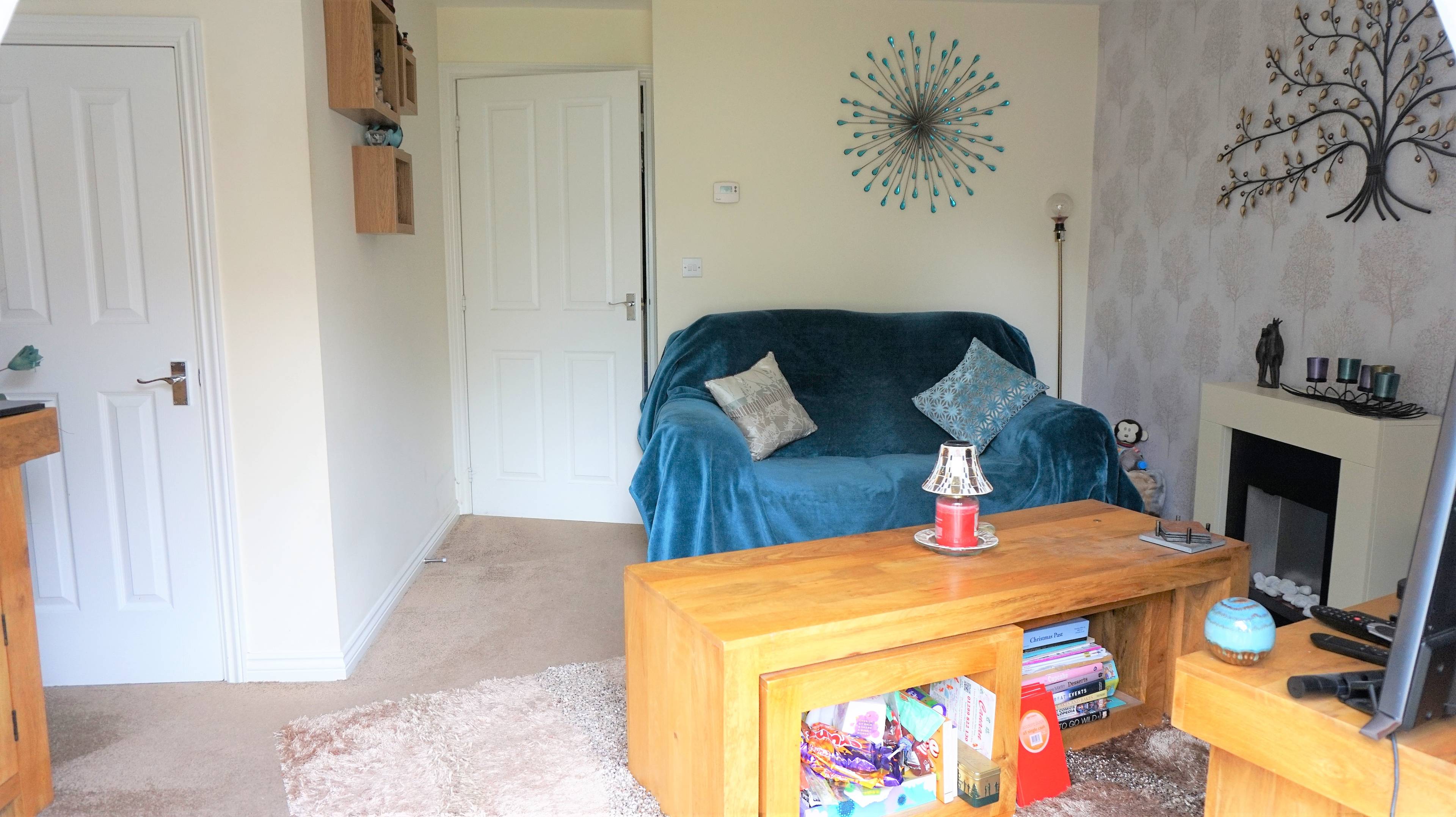 Lounge/Dining Room