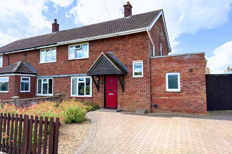 2 bedroom semi-detached house