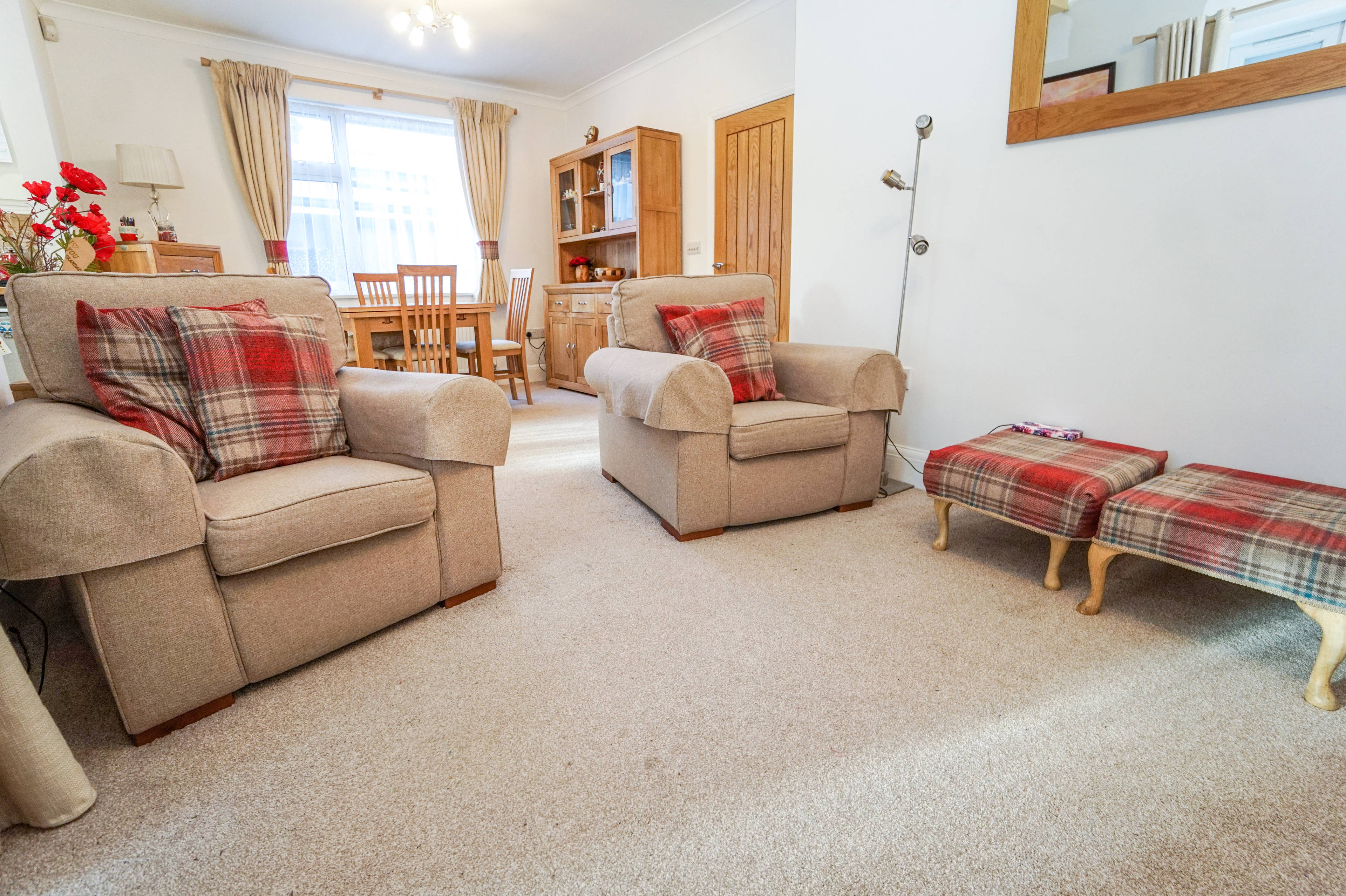 Lounge/Dining Room