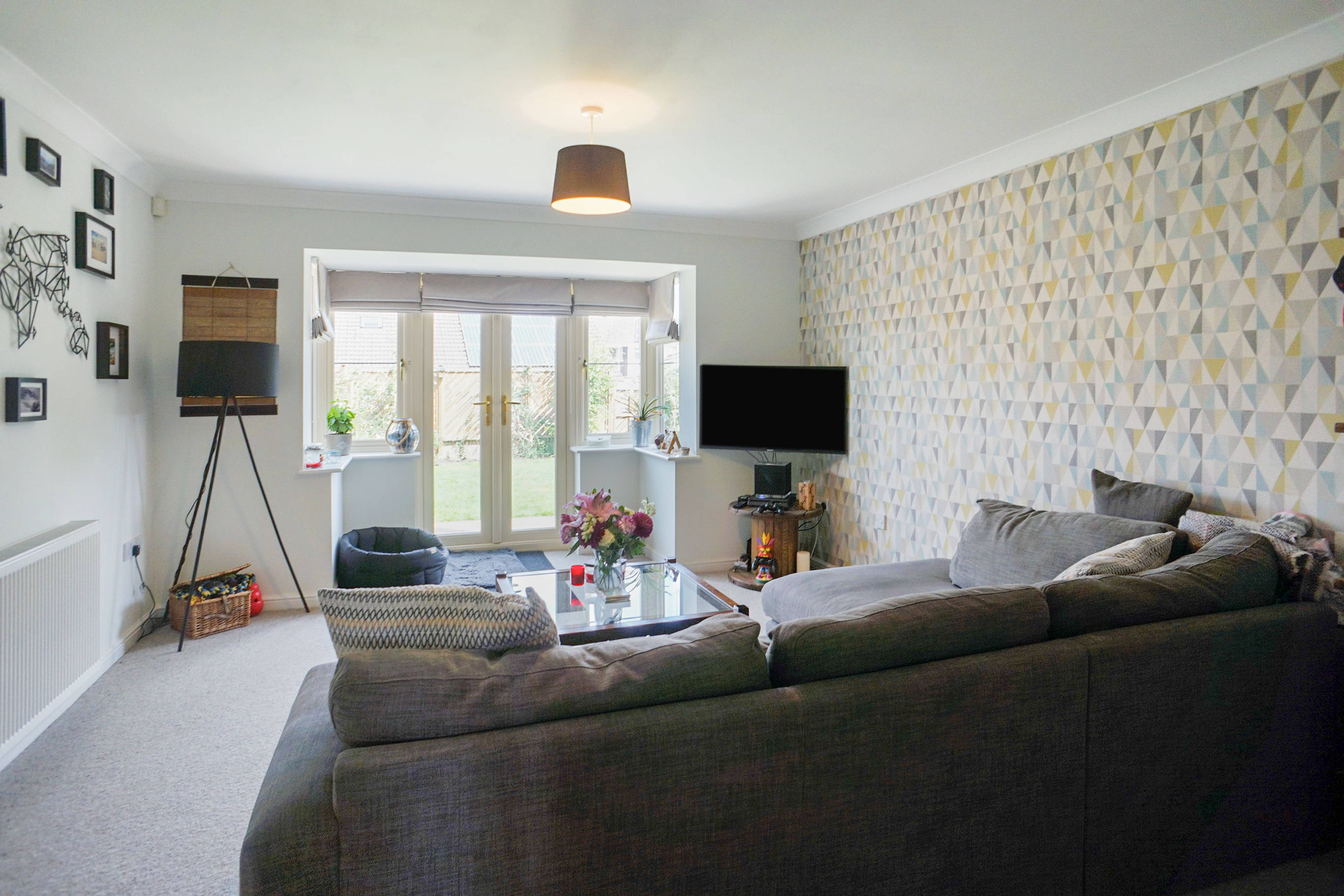 Lounge/Dining Room