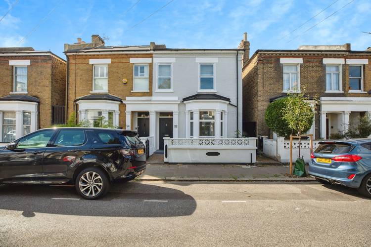 5 bedroom semi-detached house
