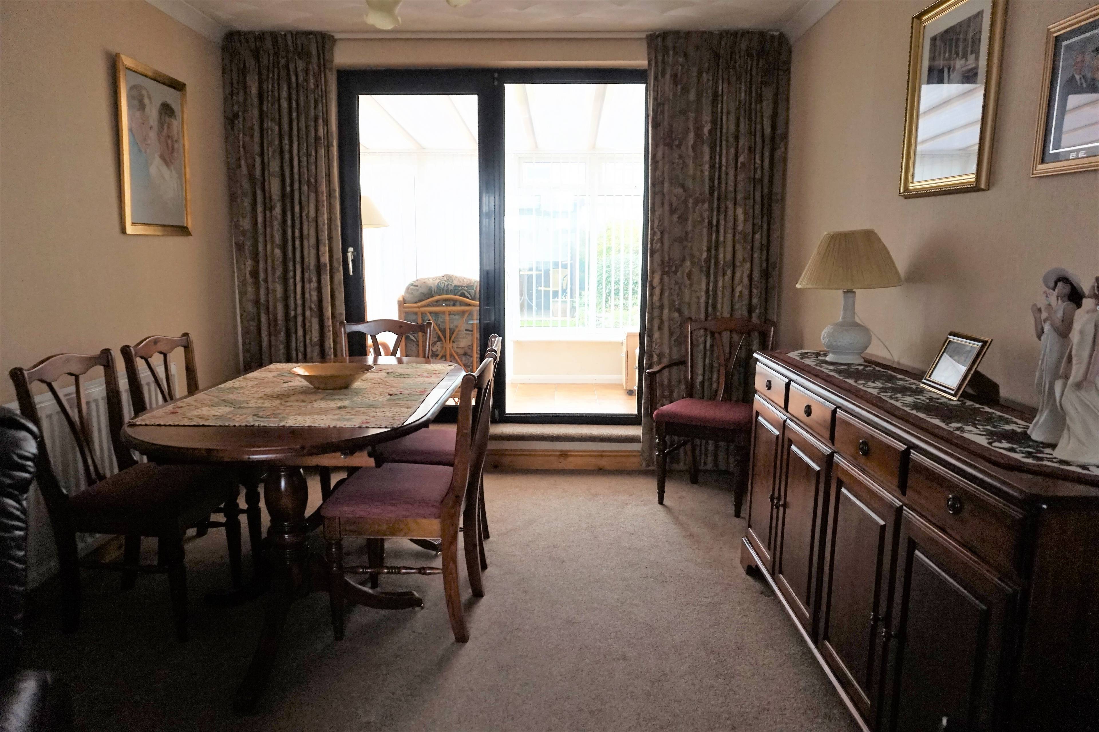 Lounge/Dining Room