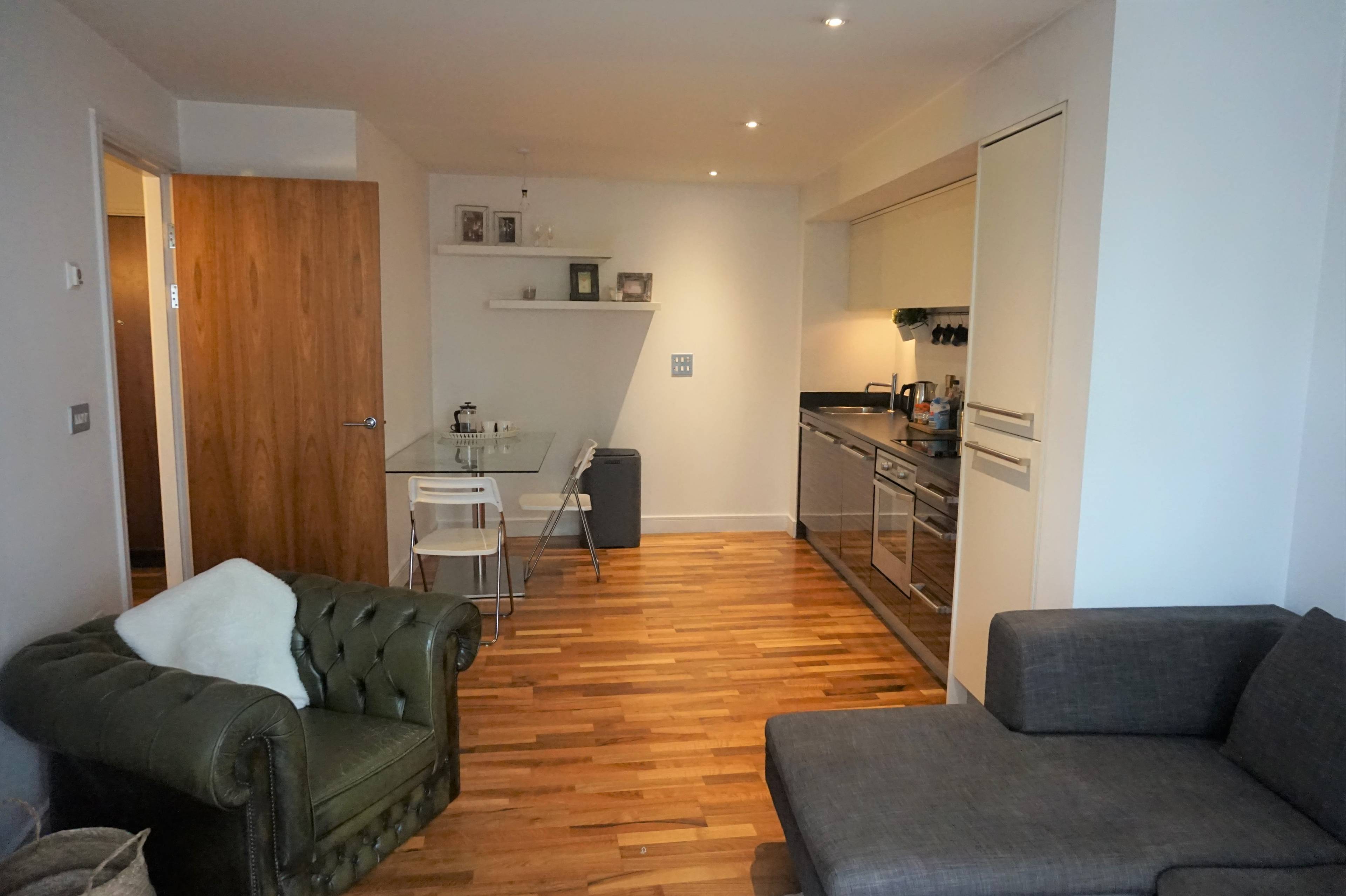 Lounge / Kitchen