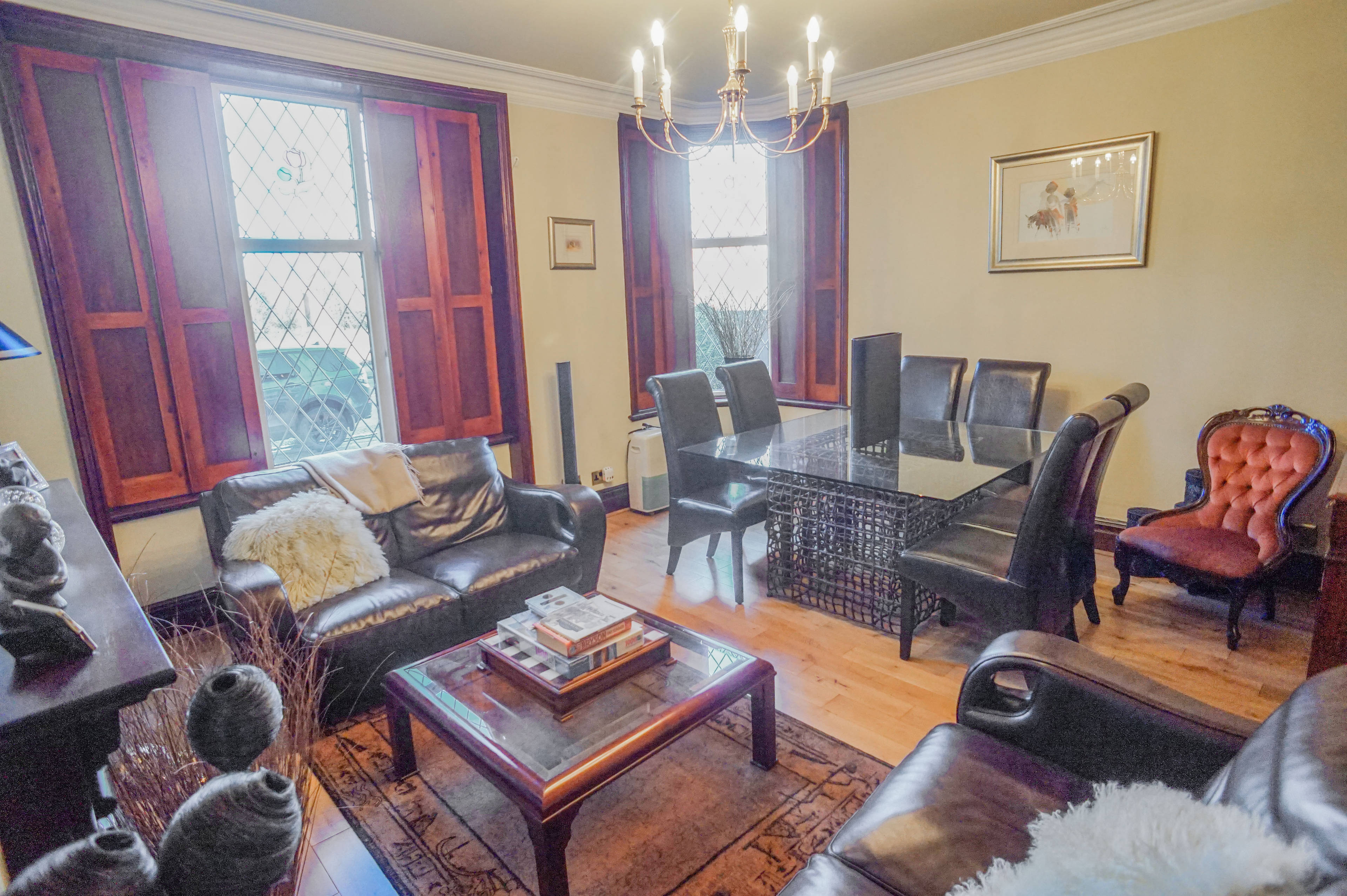 Lounge/Dining Room