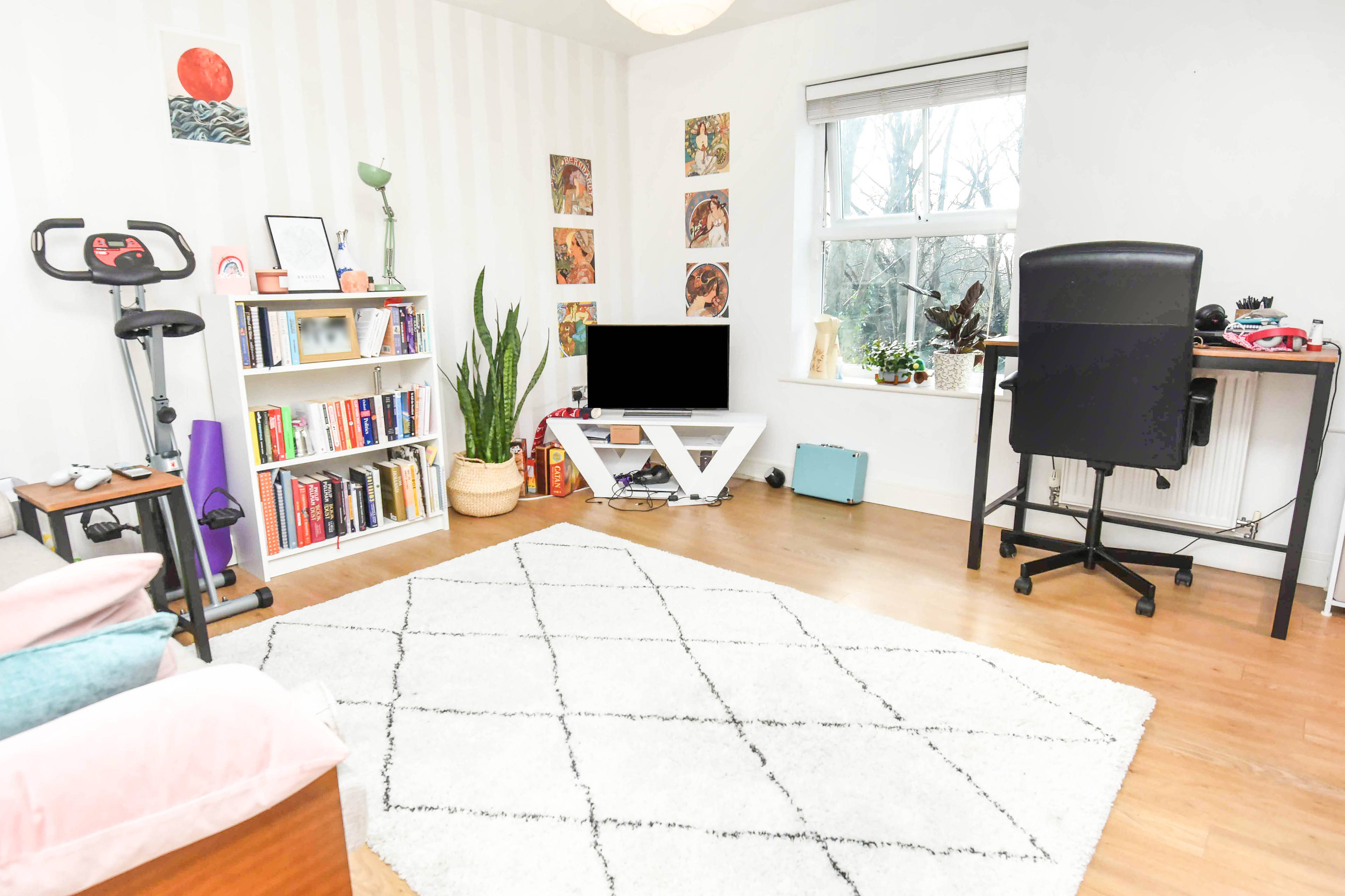 Lounge / Kitchen