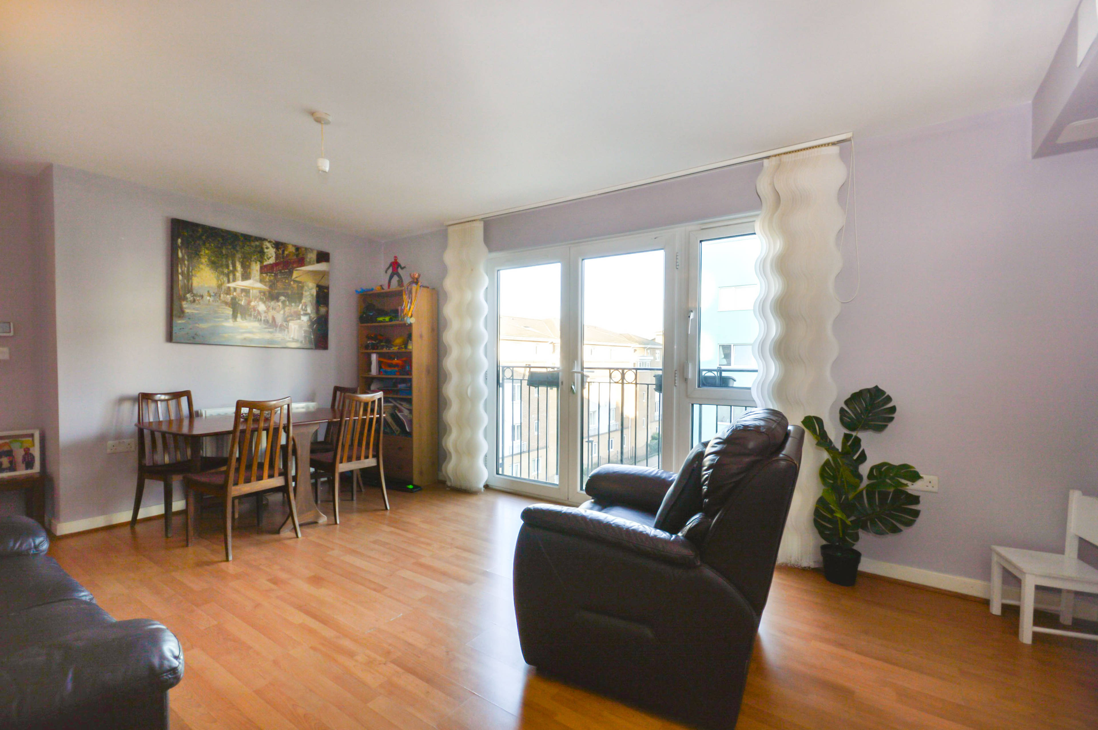 Lounge/Dining Room