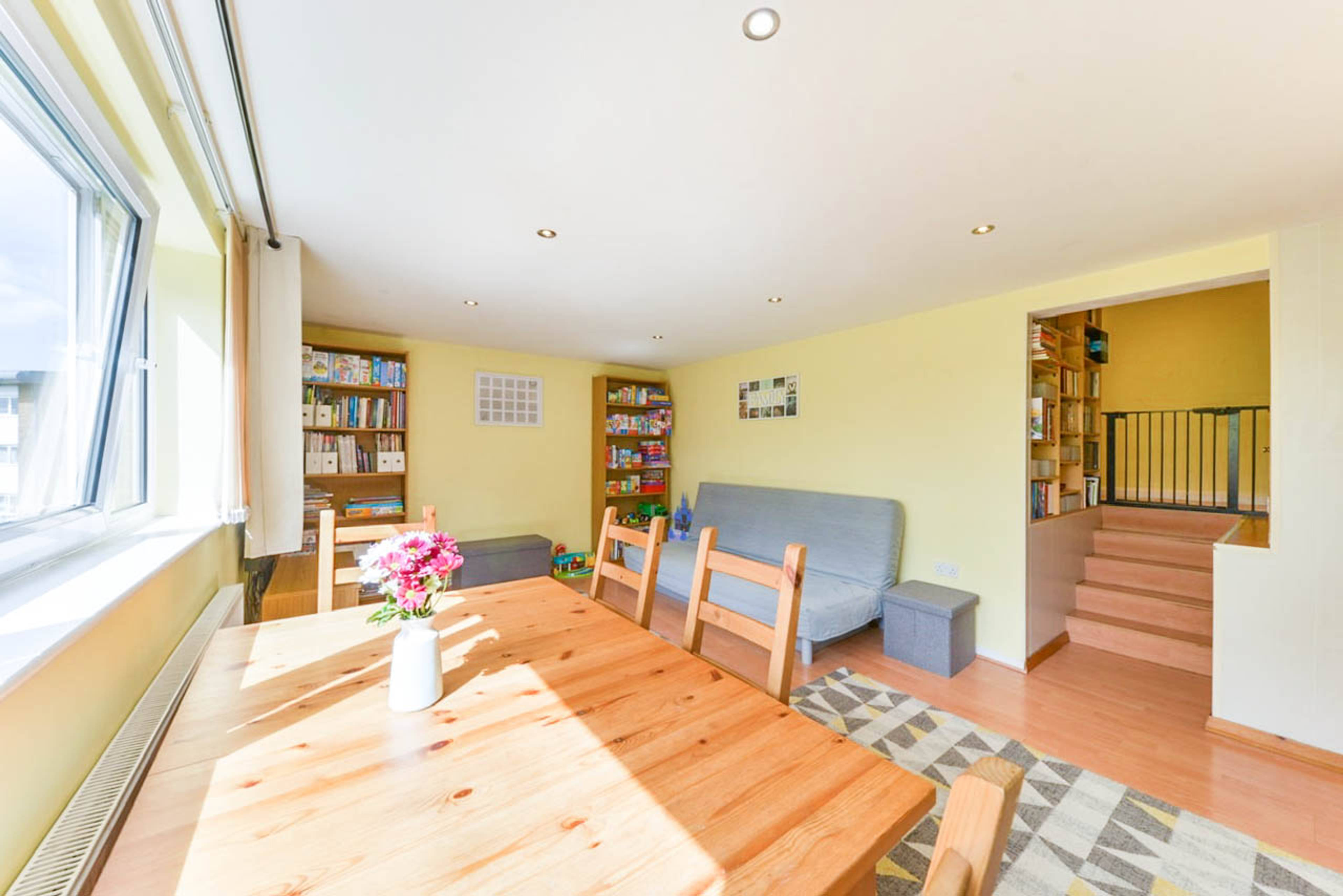 Lounge/Dining Room