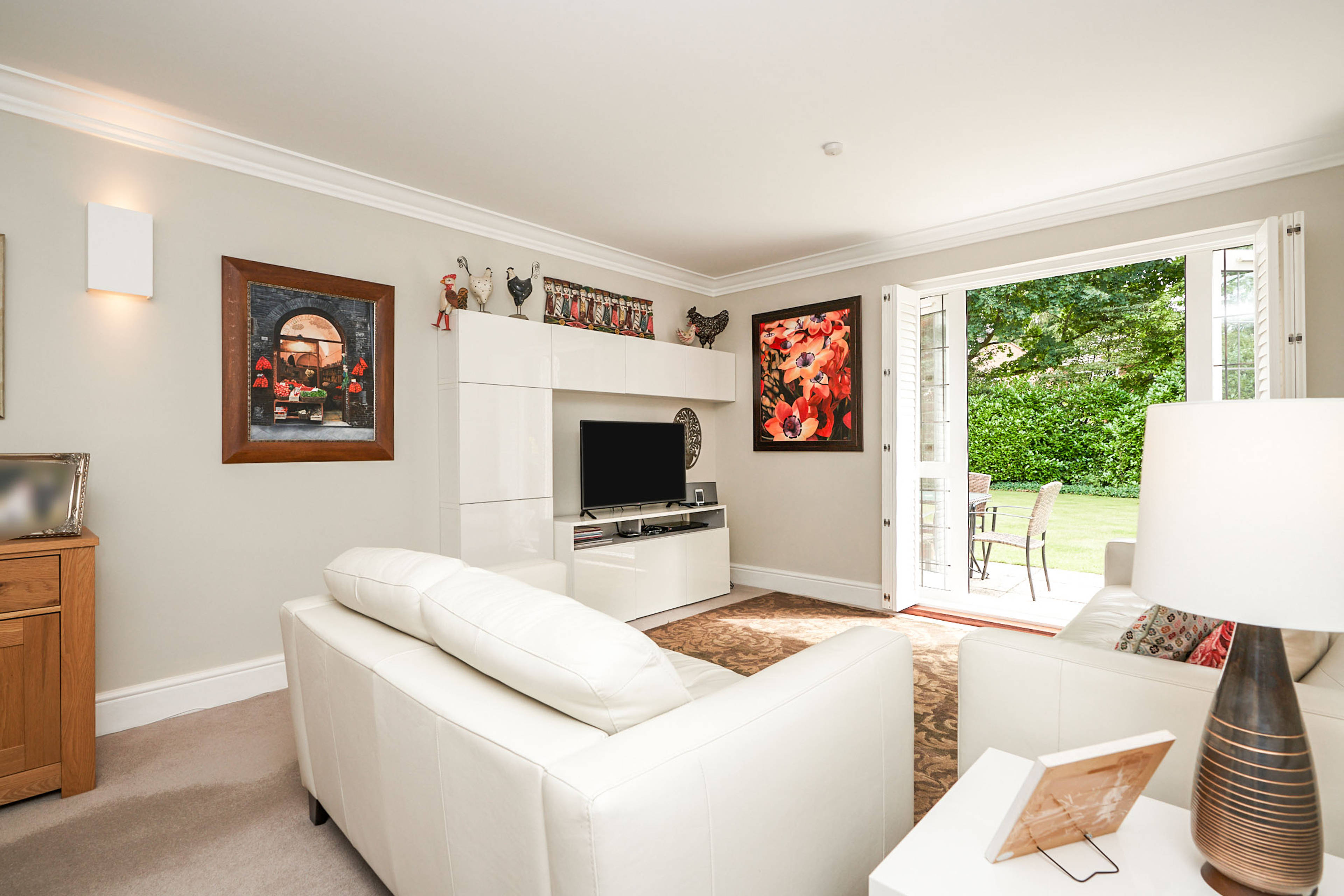 Lounge/Dining Room